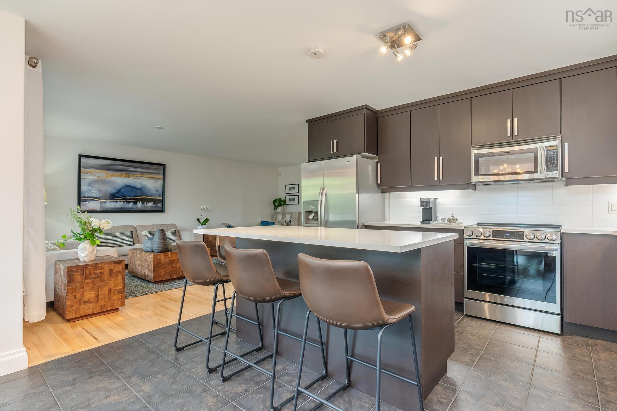 $839,900.00: 20 Haystead Ridge, Bedford