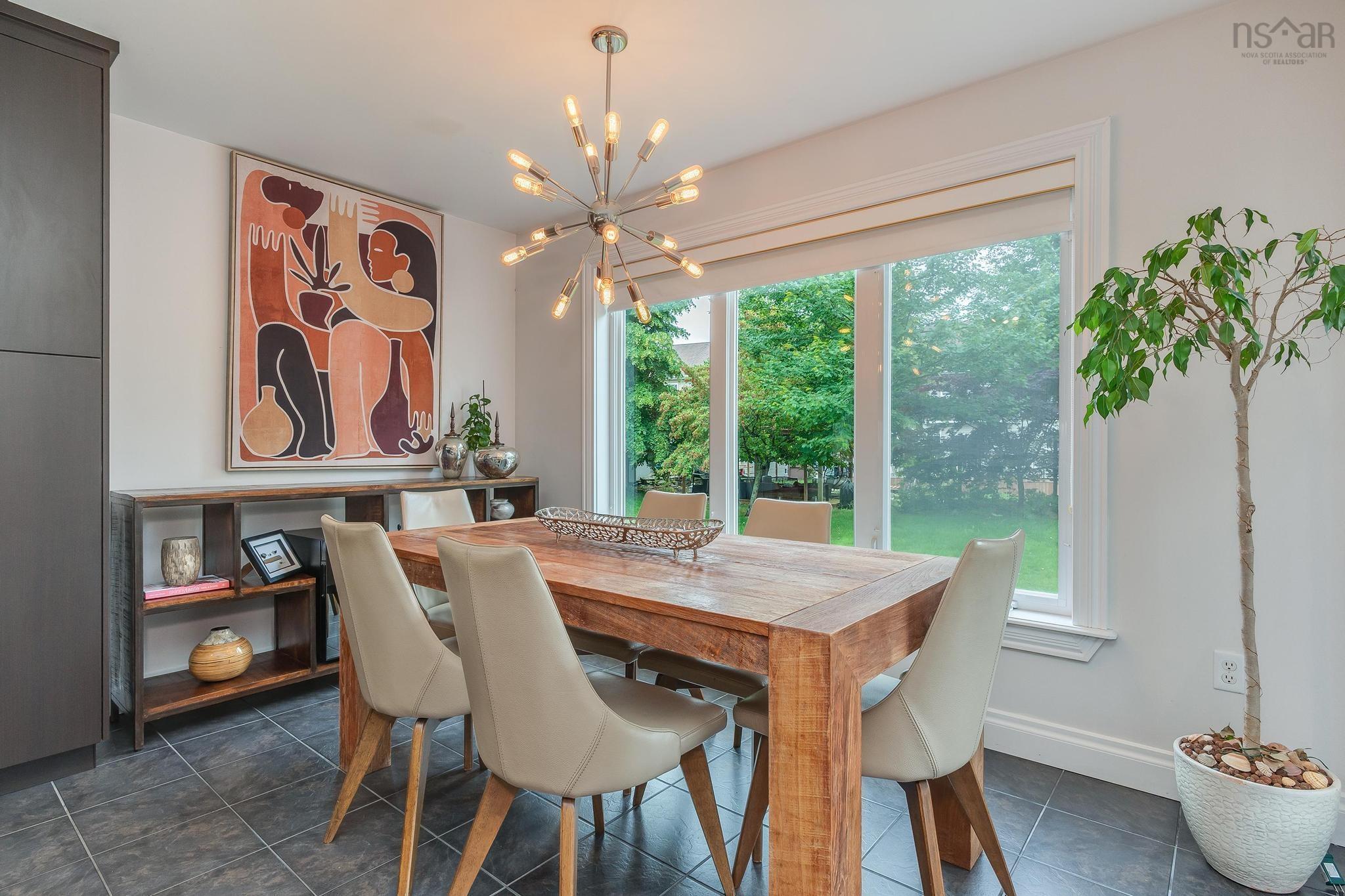 $839,900.00: 20 Haystead Ridge, Bedford