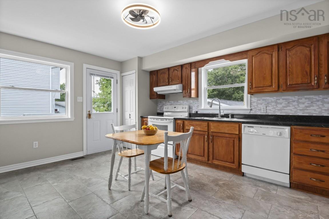 $609,900.00: 5 Aspen Grove, Timberlea