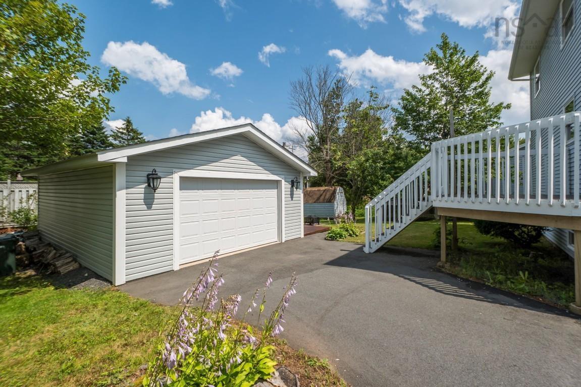 $609,900.00: 5 Aspen Grove, Timberlea