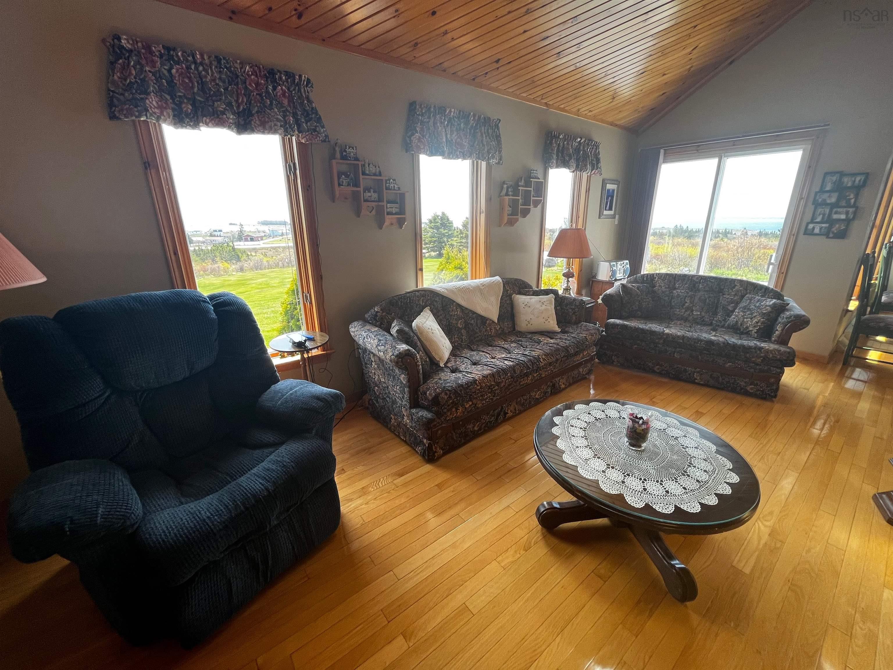 $339,000.00: 25 North Road, Charlos Cove