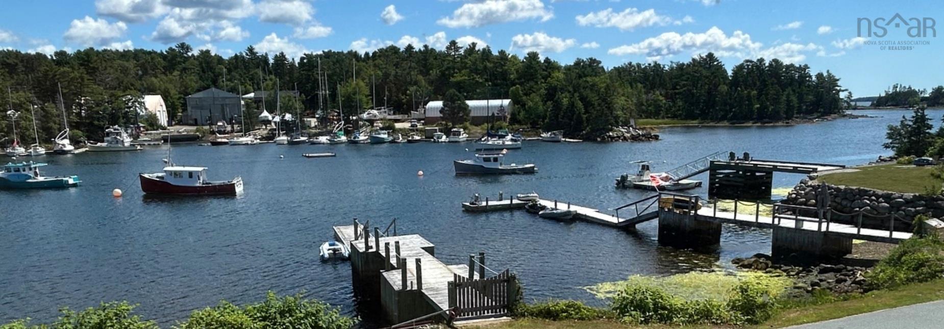 $475,000.00: 142 Gold River Road, Gold River