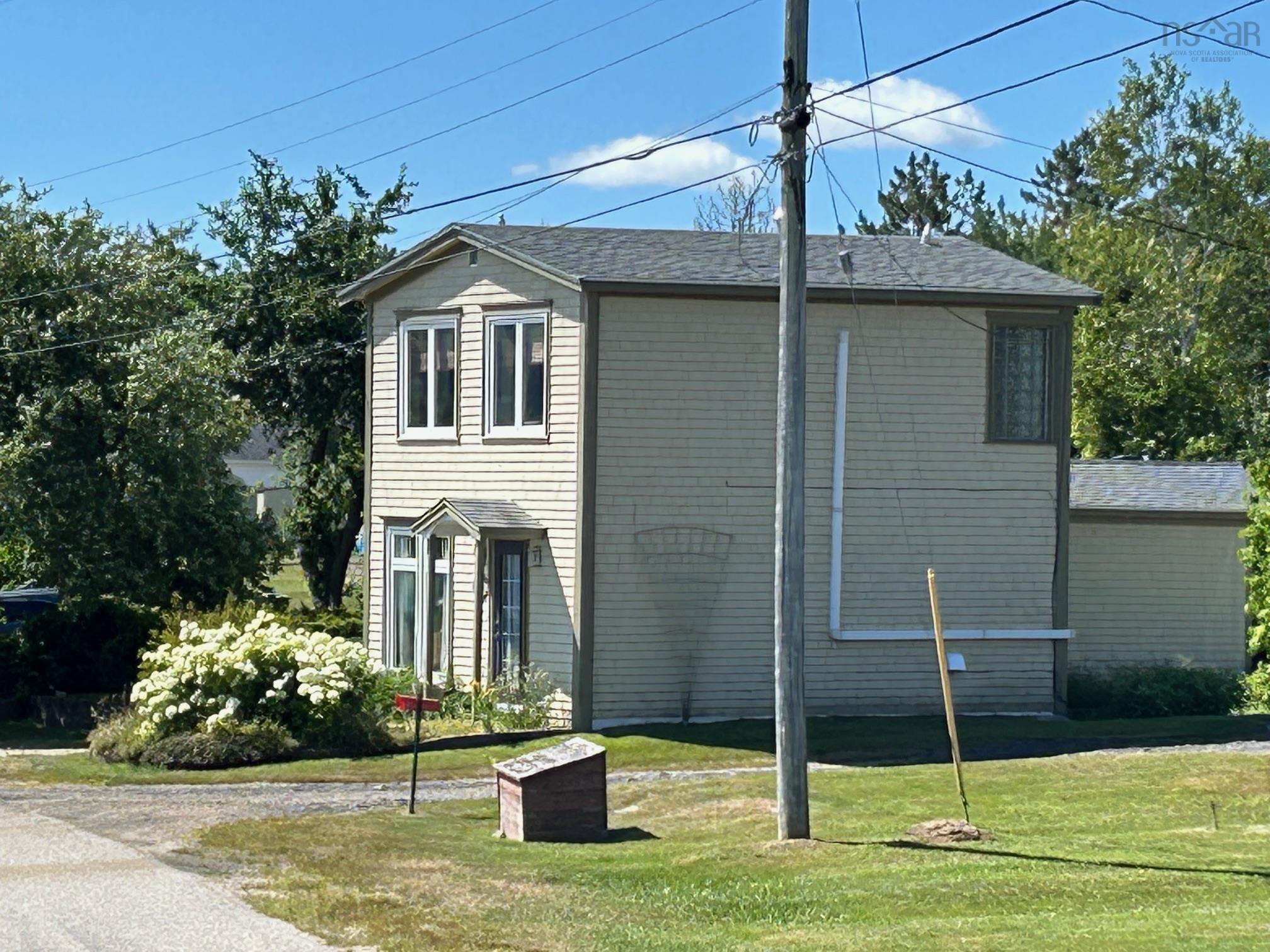 $475,000.00: 142 Gold River Road, Gold River