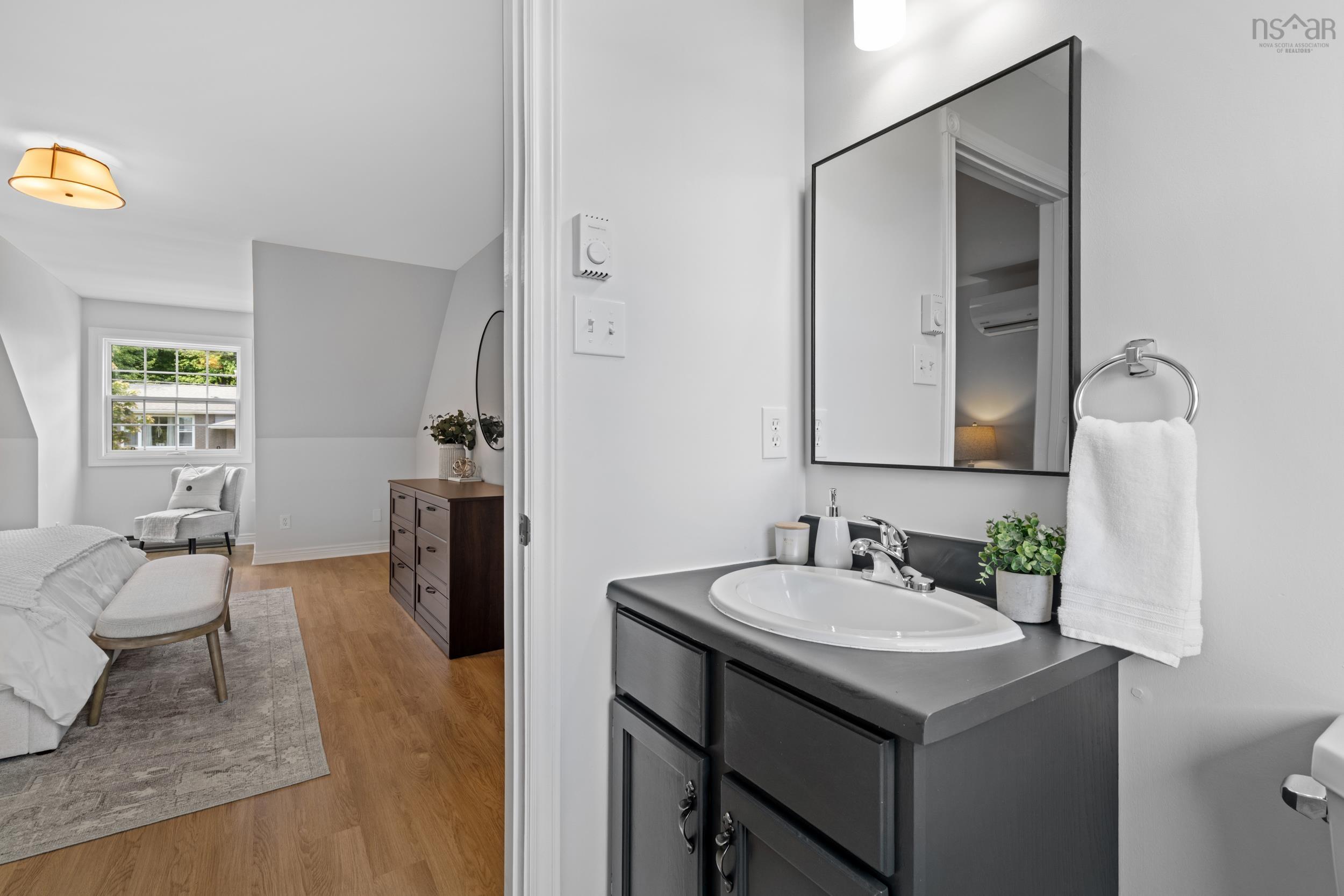 $799,000.00: 14 Whimsical Lake Crescent, Halifax