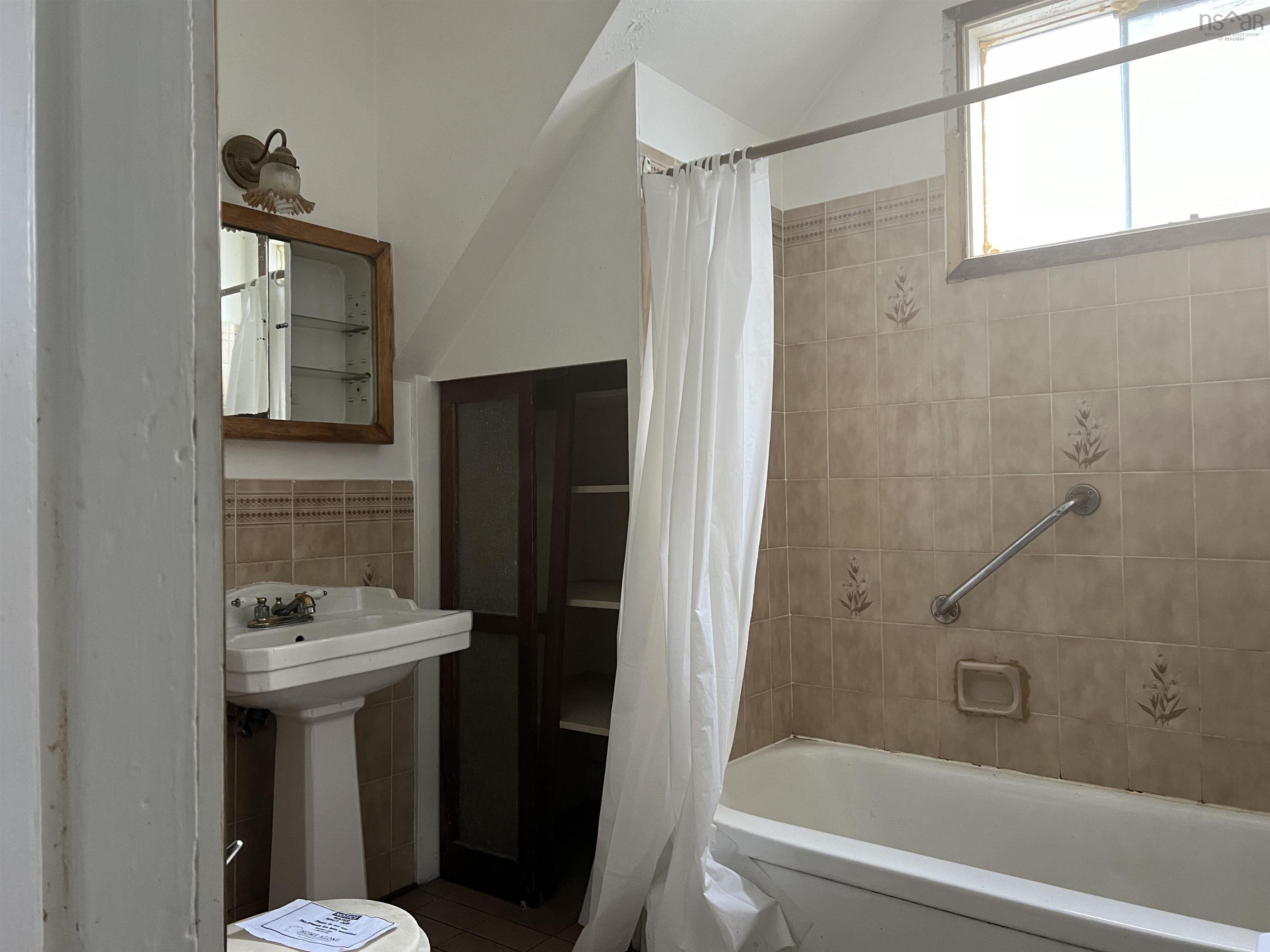 $79,000.00: 74 Pleasant Street, North Sydney