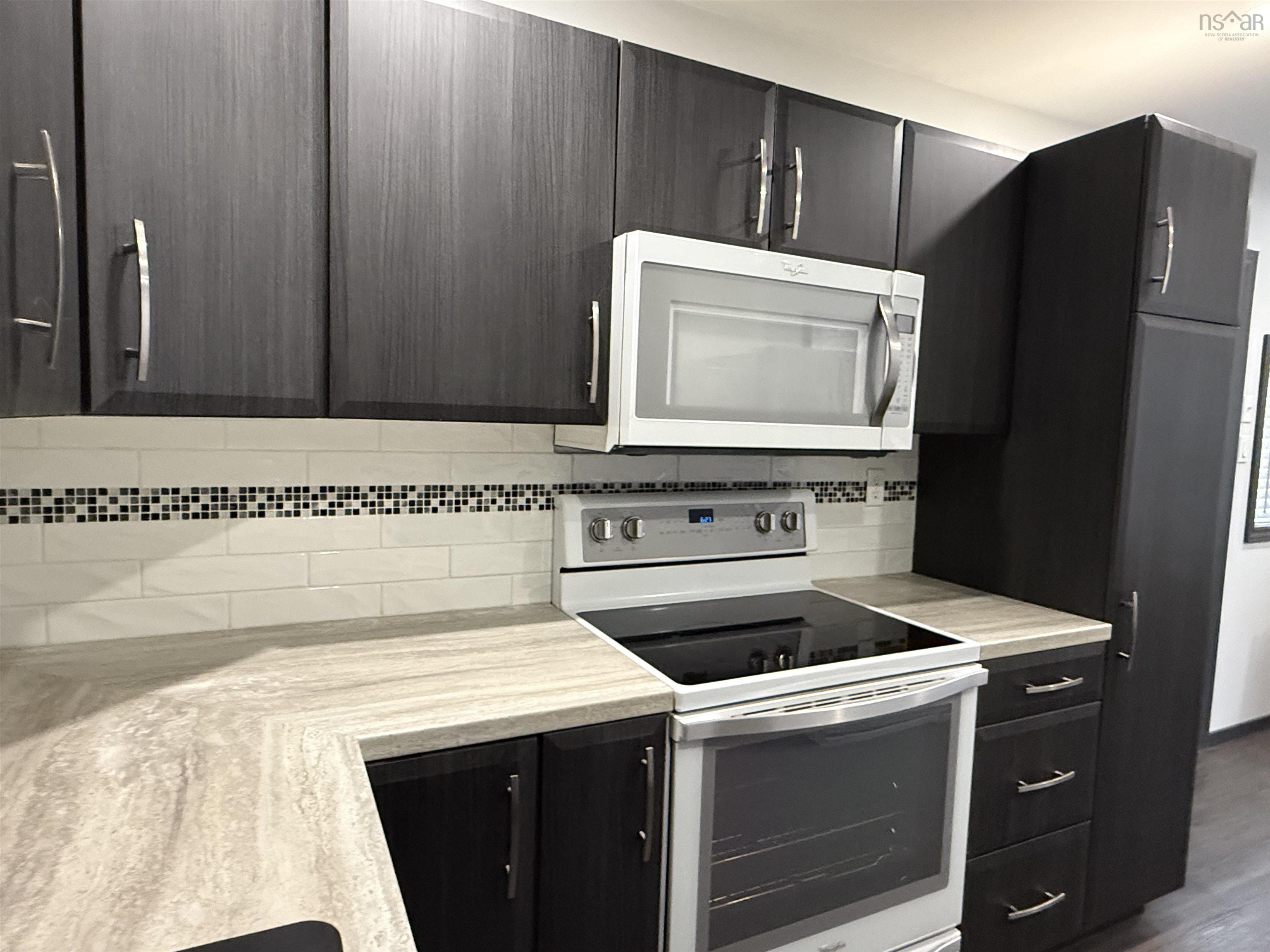 $259,900.00: 40 Claremont Avenue, Stellarton