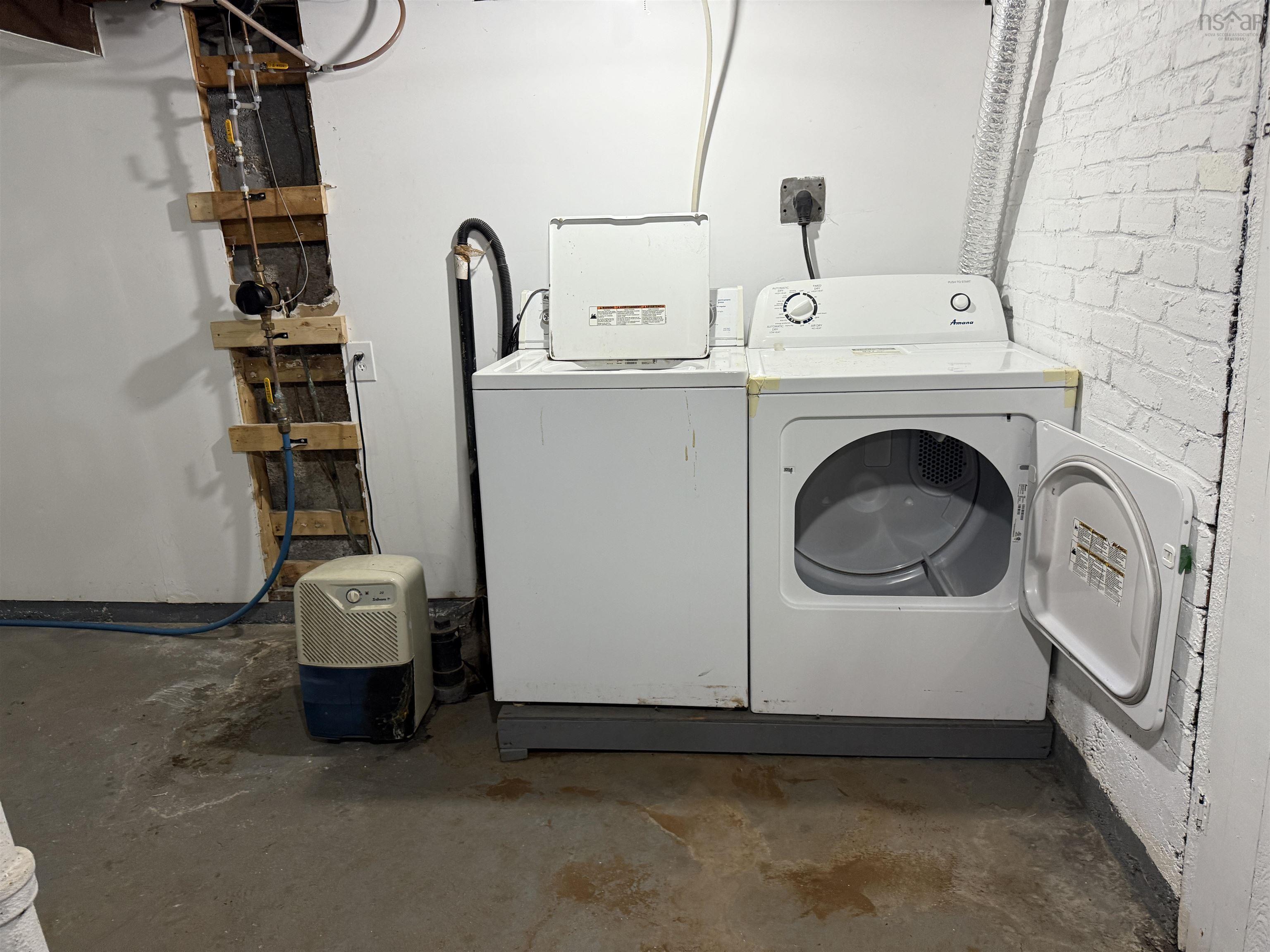 $259,900.00: 40 Claremont Avenue, Stellarton