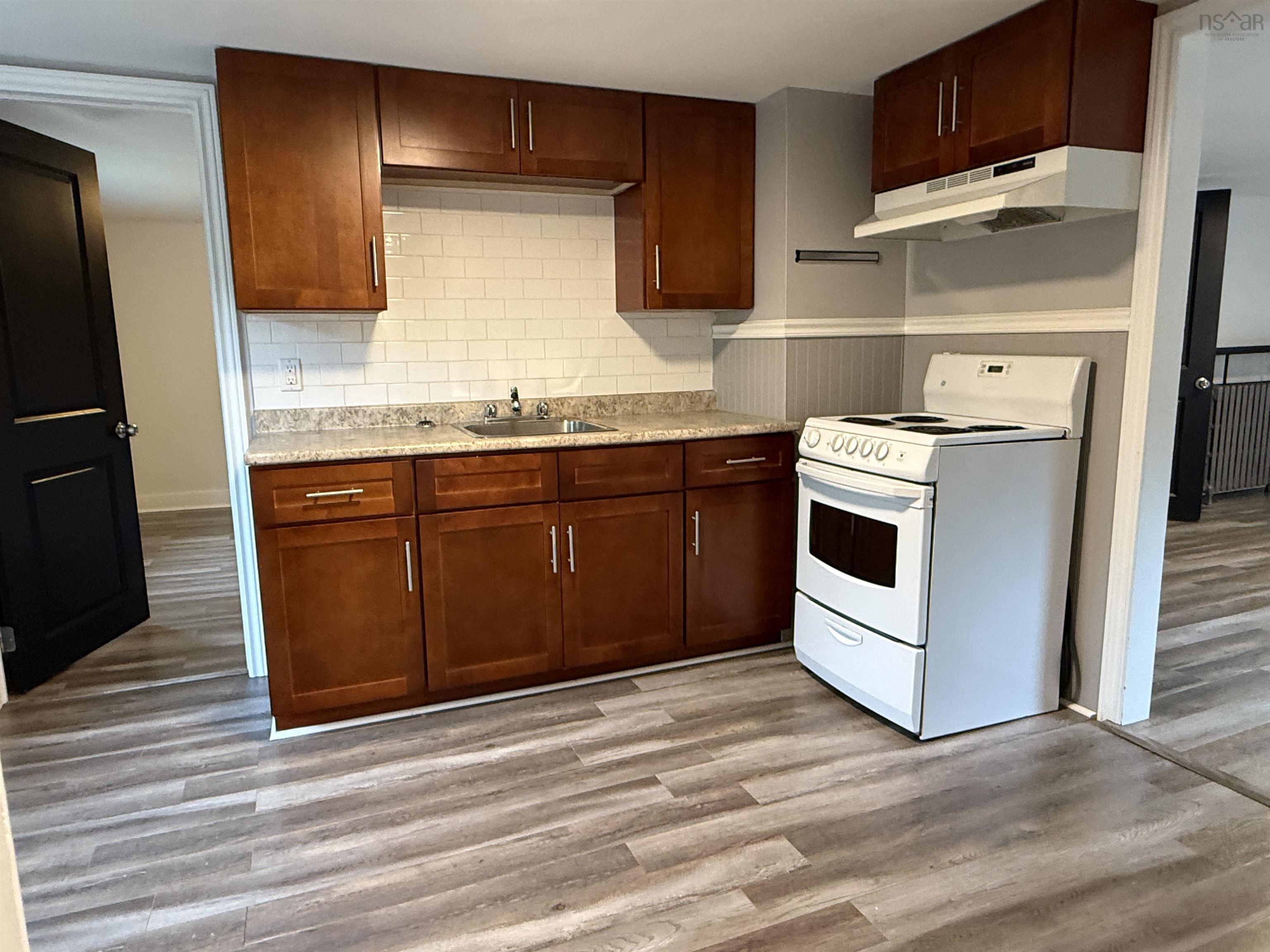 $259,900.00: 40 Claremont Avenue, Stellarton