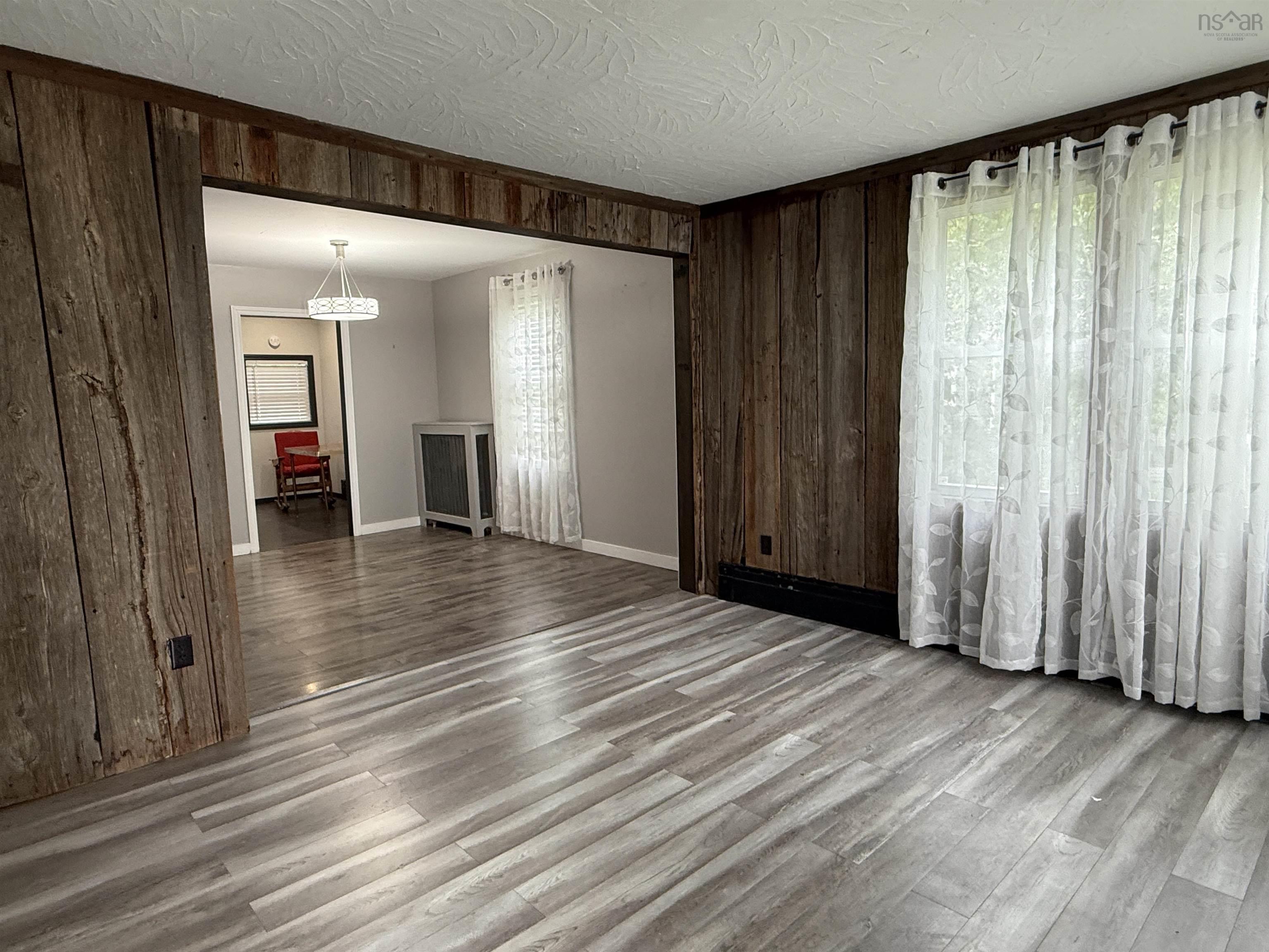 $259,900.00: 40 Claremont Avenue, Stellarton