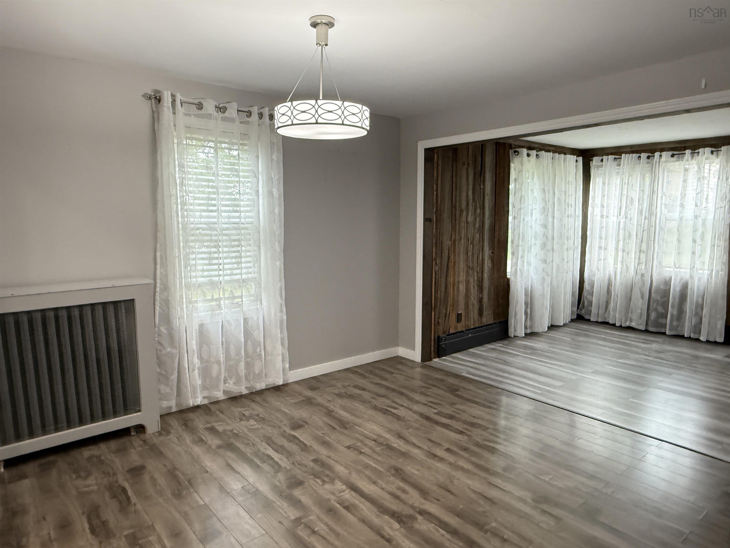 $259,900.00: 40 Claremont Avenue, Stellarton