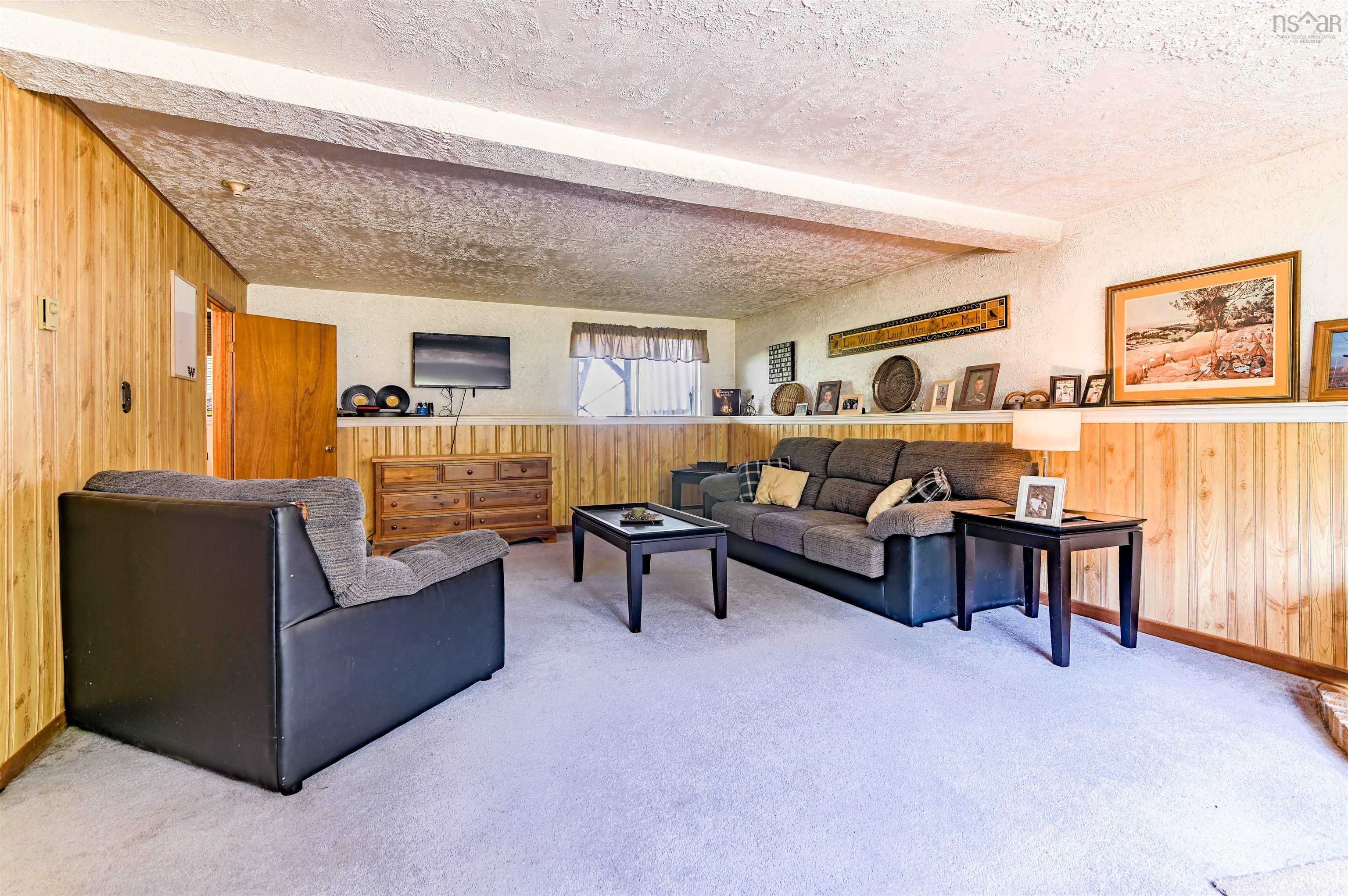 $650,000.00: 1353 Pinecrest Drive, Coldbrook