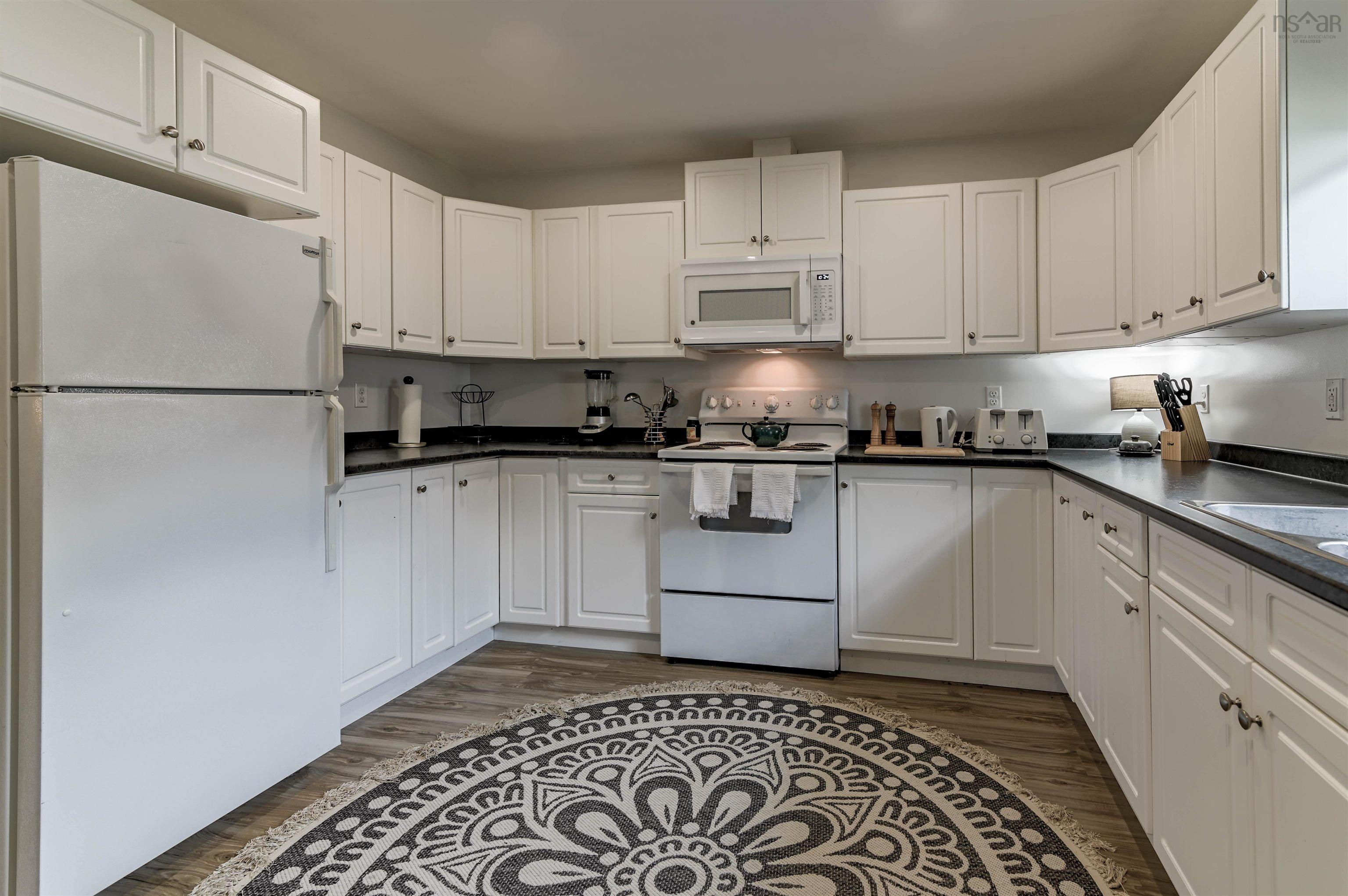 $650,000.00: 1353 Pinecrest Drive, Coldbrook