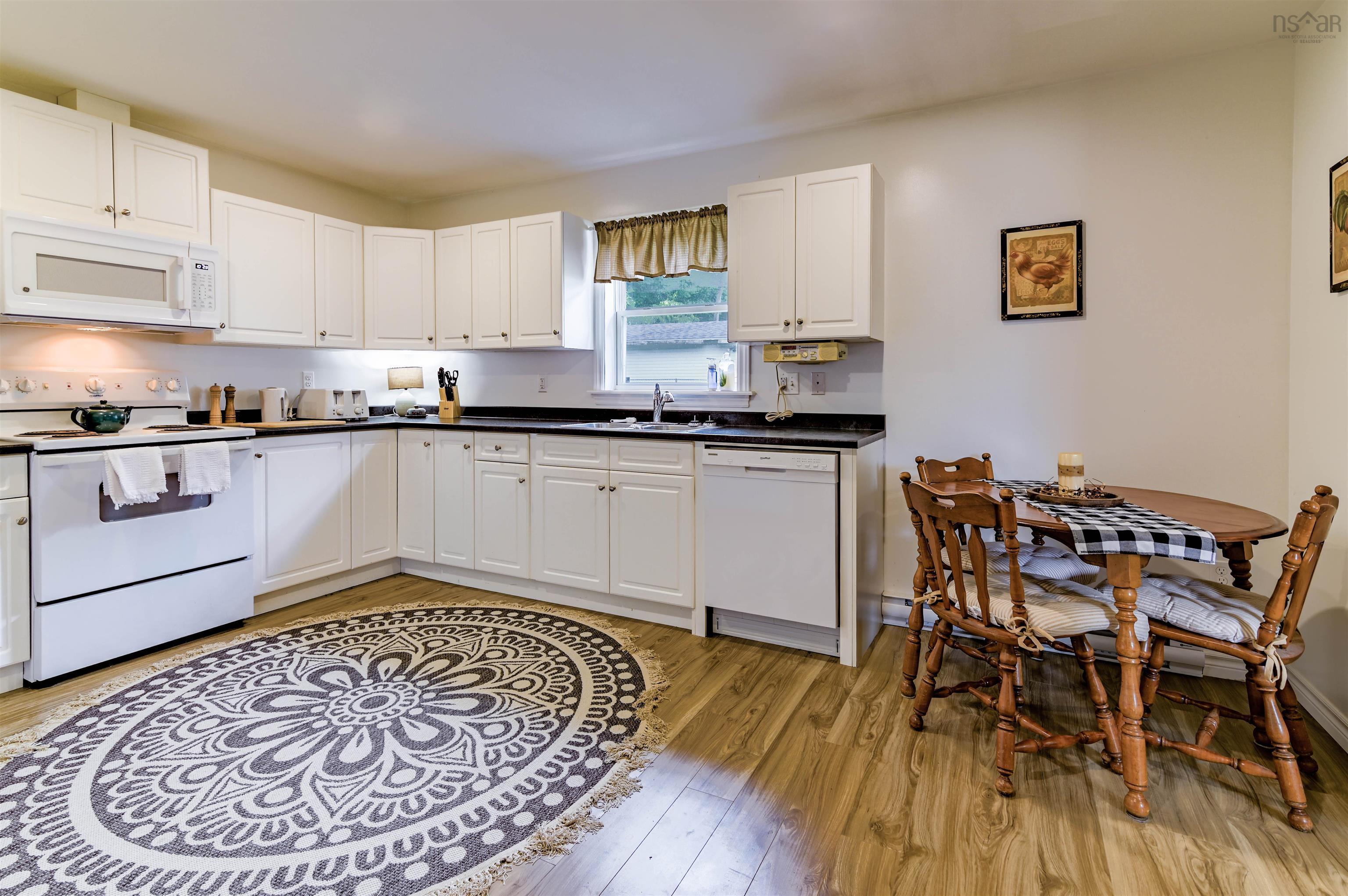 $650,000.00: 1353 Pinecrest Drive, Coldbrook