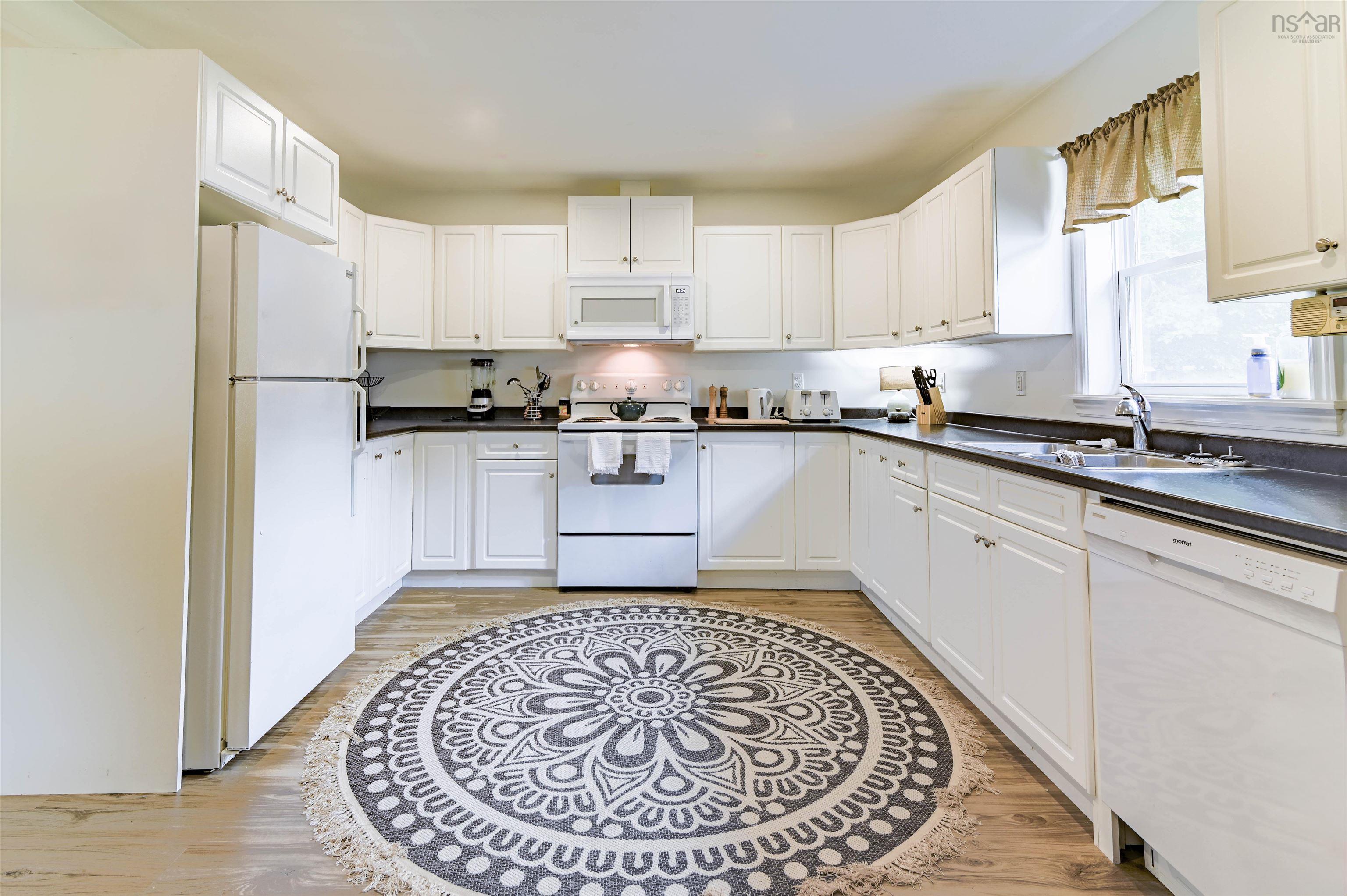 $650,000.00: 1353 Pinecrest Drive, Coldbrook