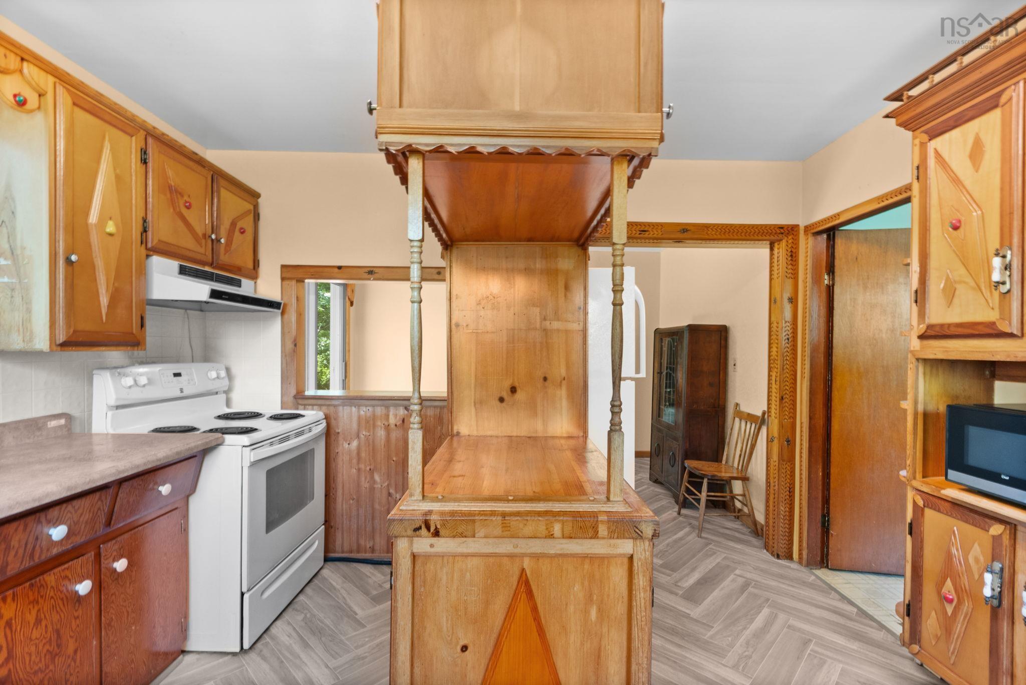 $324,900.00: 1315 Highway 329, Mill Cove