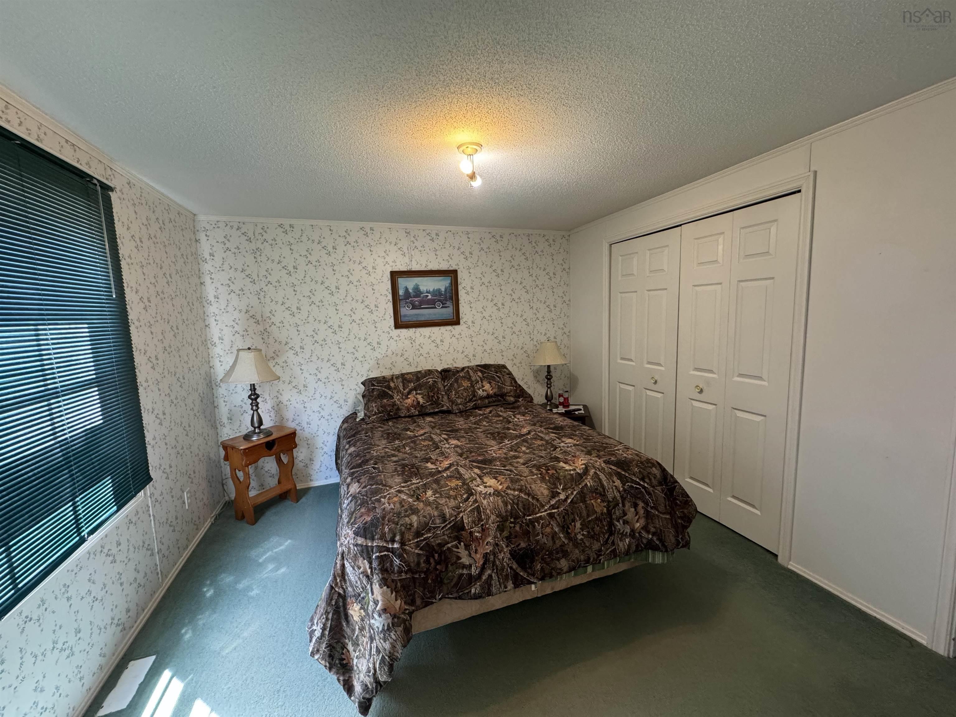 $329,900.00: 705 Lake Egmont, Lake Egmont