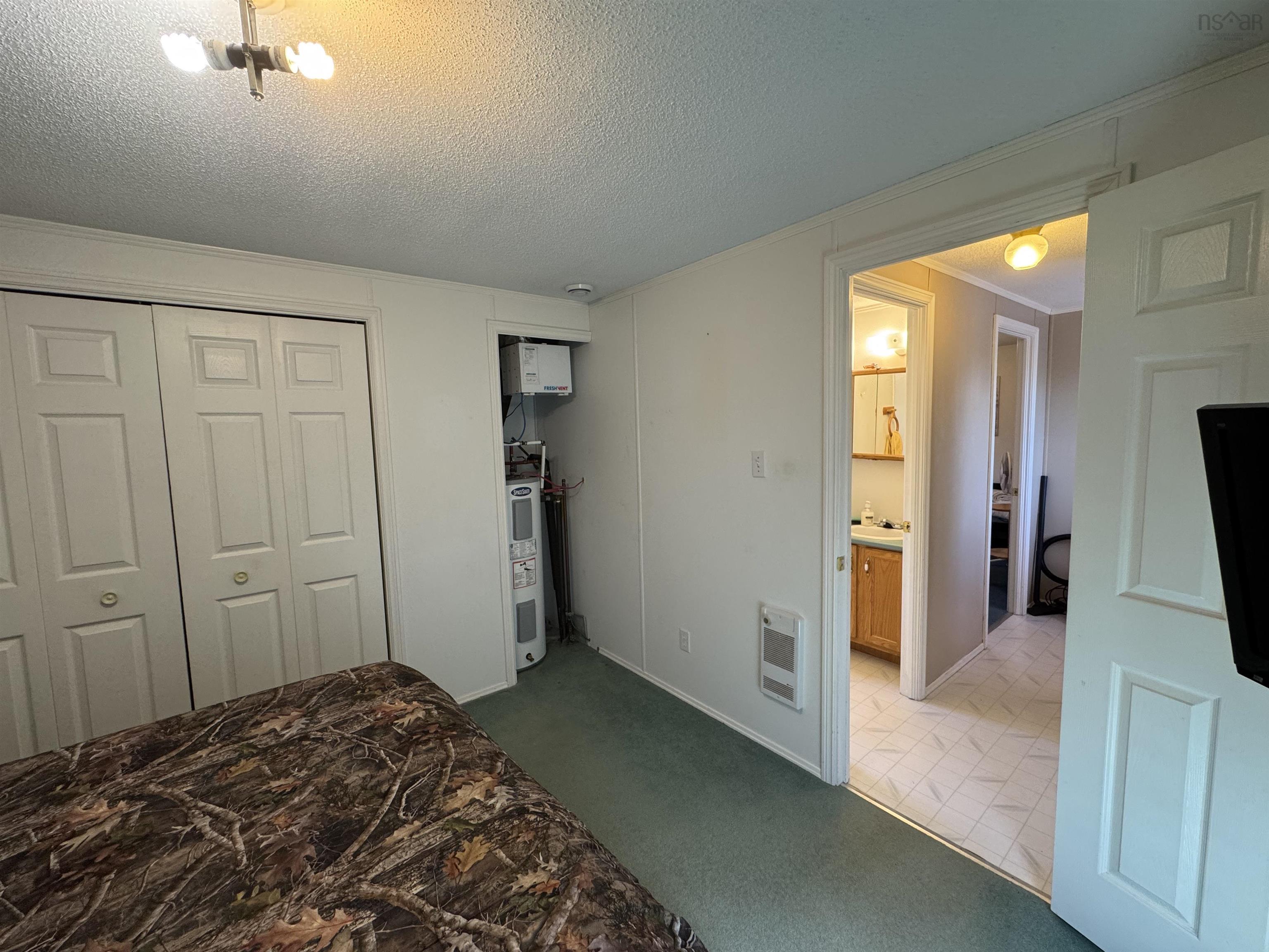 $329,900.00: 705 Lake Egmont, Lake Egmont