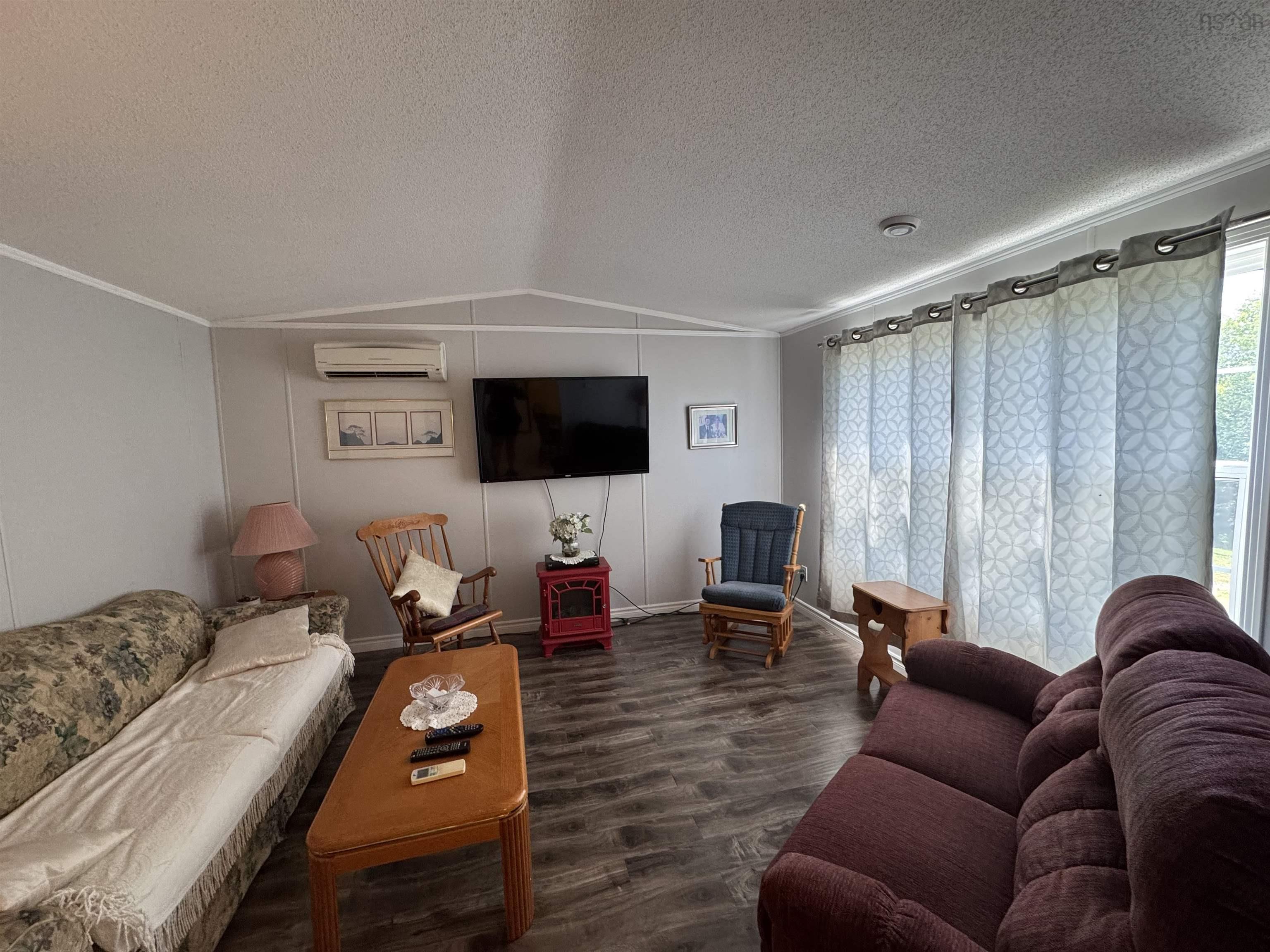 $329,900.00: 705 Lake Egmont, Lake Egmont