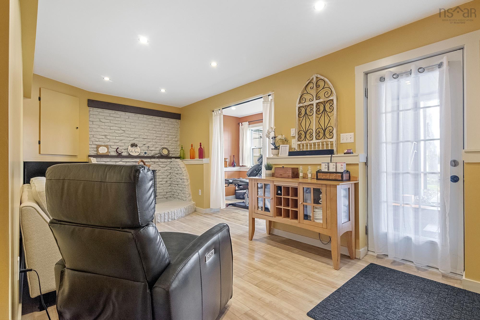 $699,900.00: 63 Pentz Lake Drive, Mount Uniacke