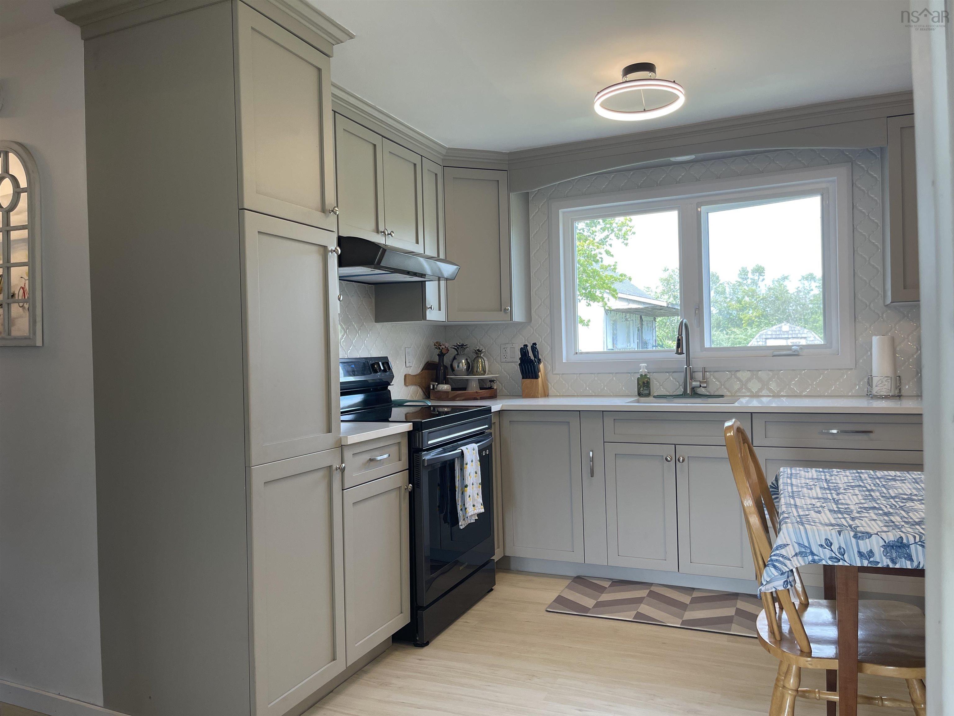 $339,900.00: 256 Scotch Hill Road, Lyons Brook