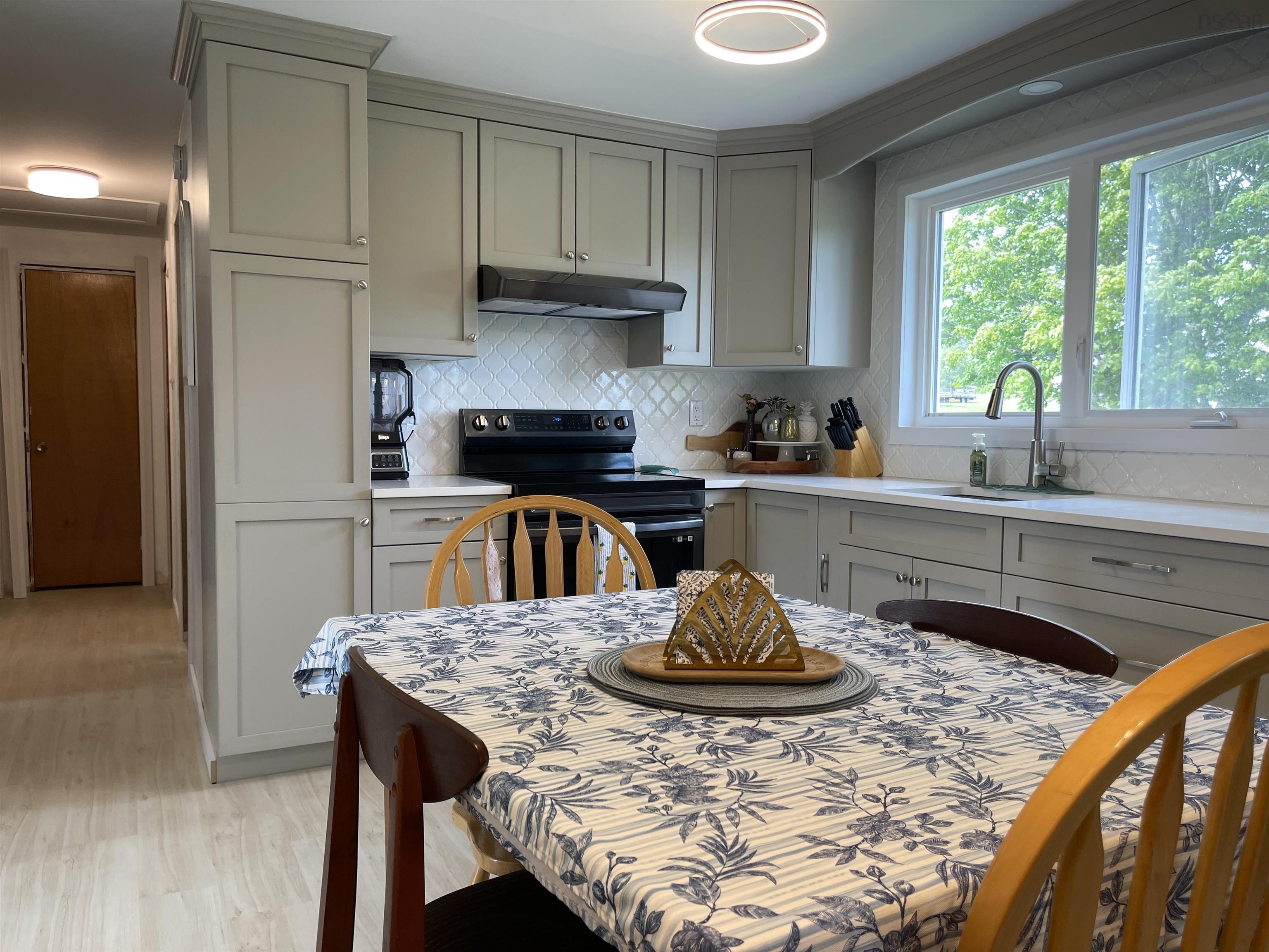 $339,900.00: 256 Scotch Hill Road, Lyons Brook