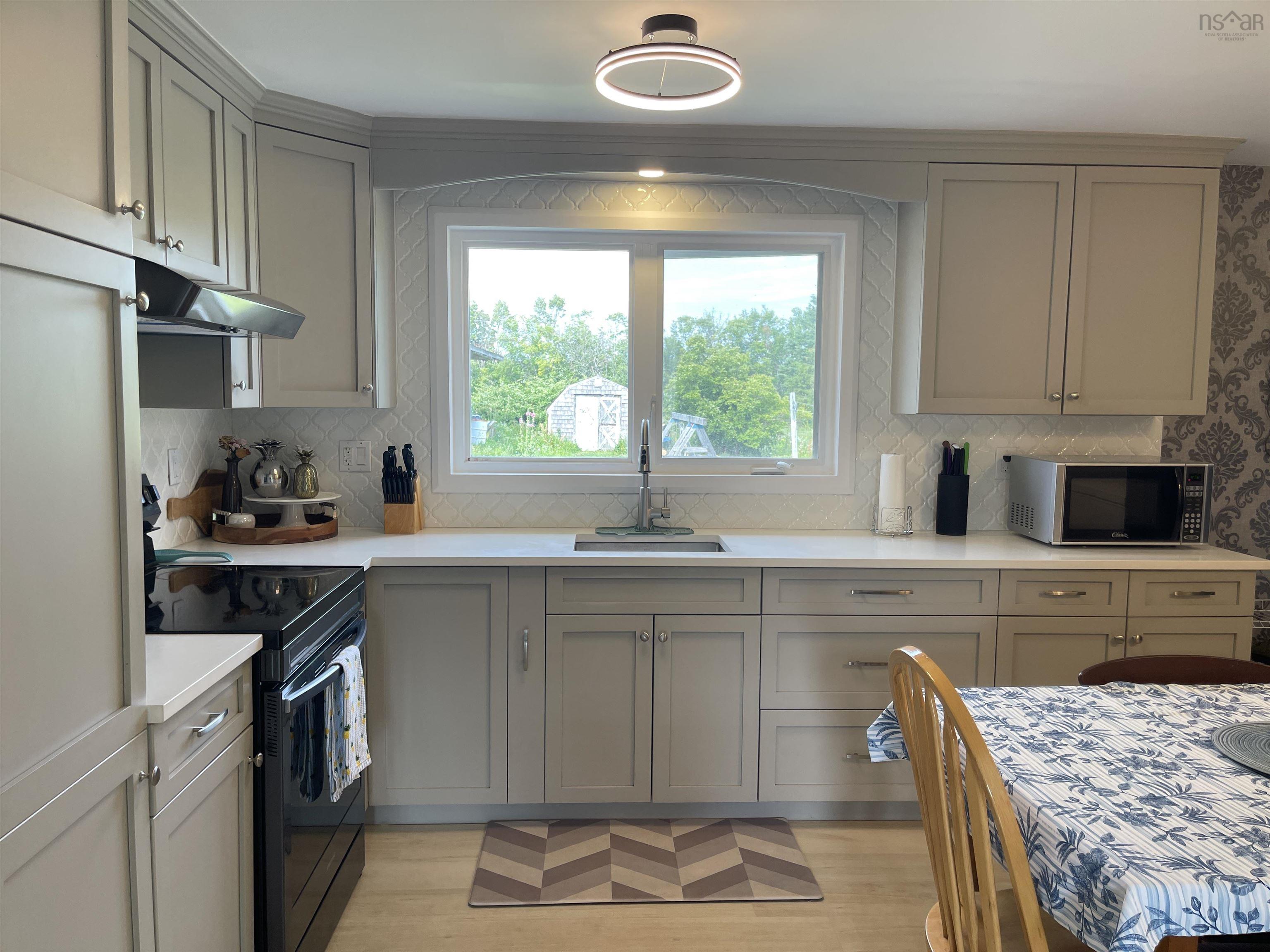 $339,900.00: 256 Scotch Hill Road, Lyons Brook