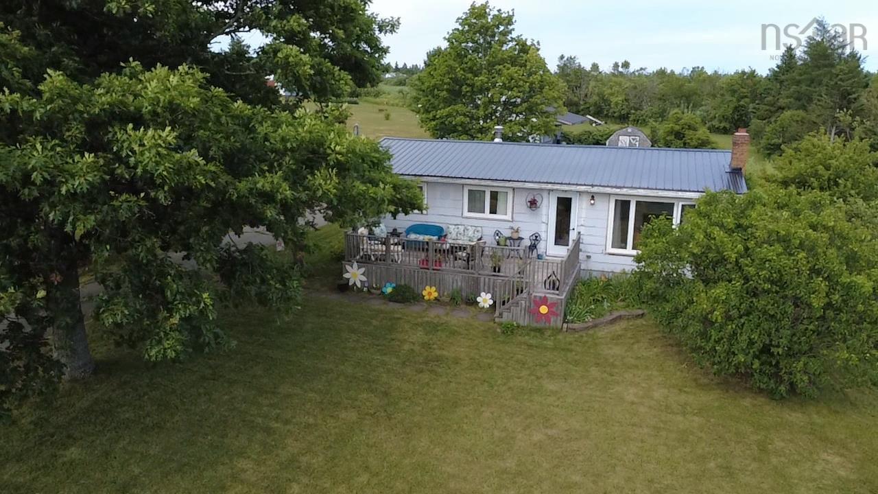 $339,900.00: 256 Scotch Hill Road, Lyons Brook