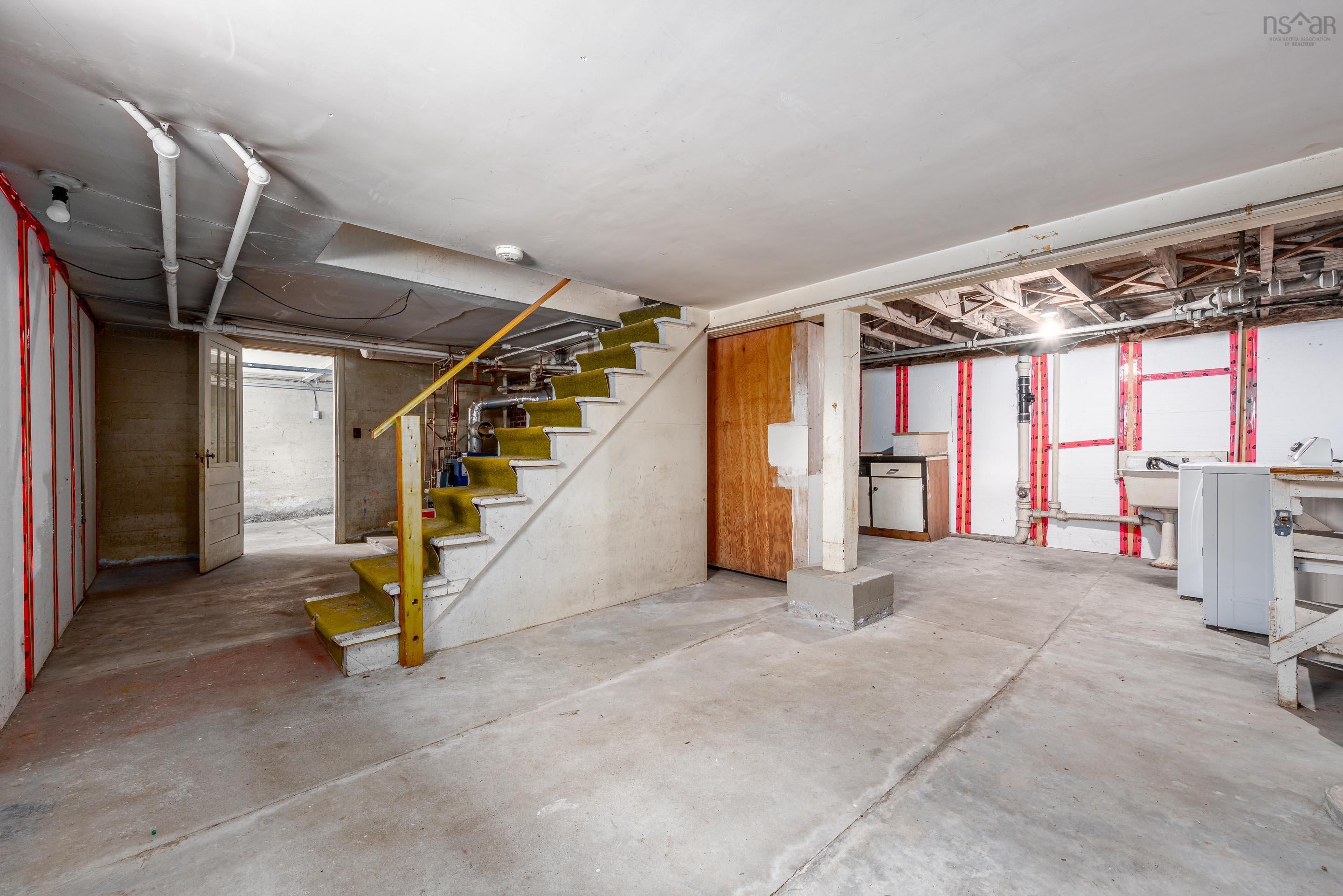 $629,900.00: 1401 Purcells Cove Road, Halifax