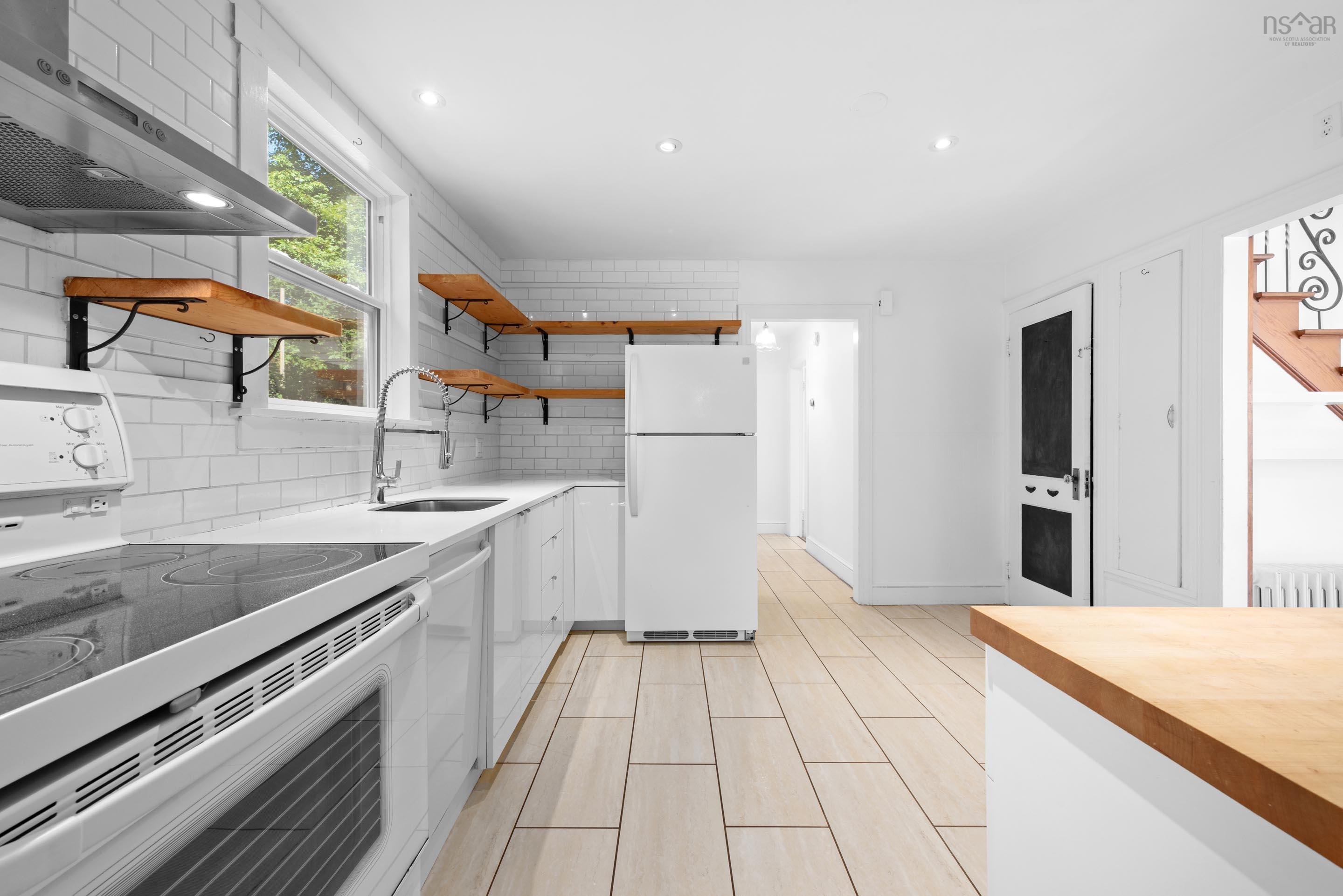 $629,900.00: 1401 Purcells Cove Road, Halifax