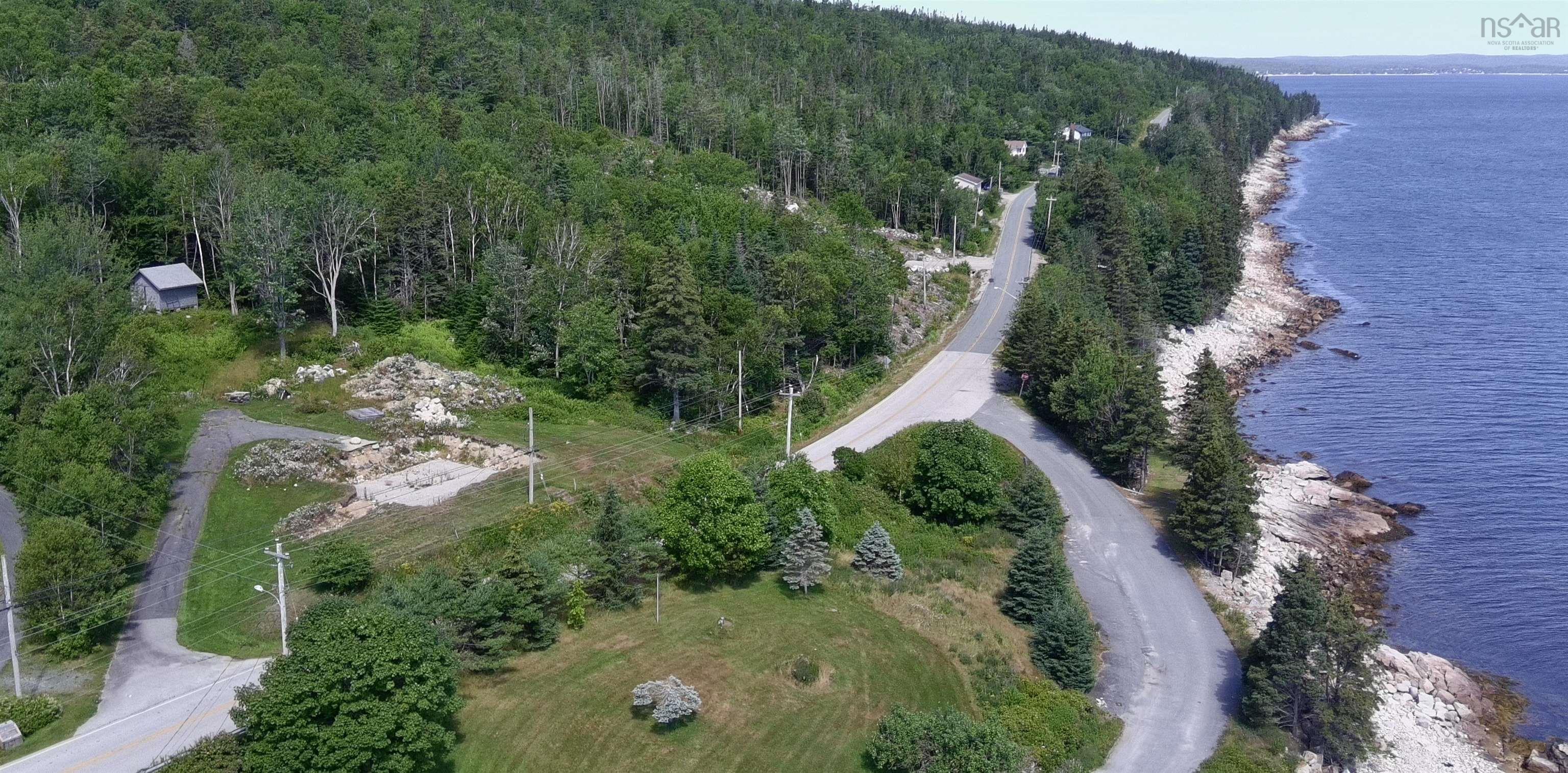 $249,900.00: 1994 Highway 329, The Lodge