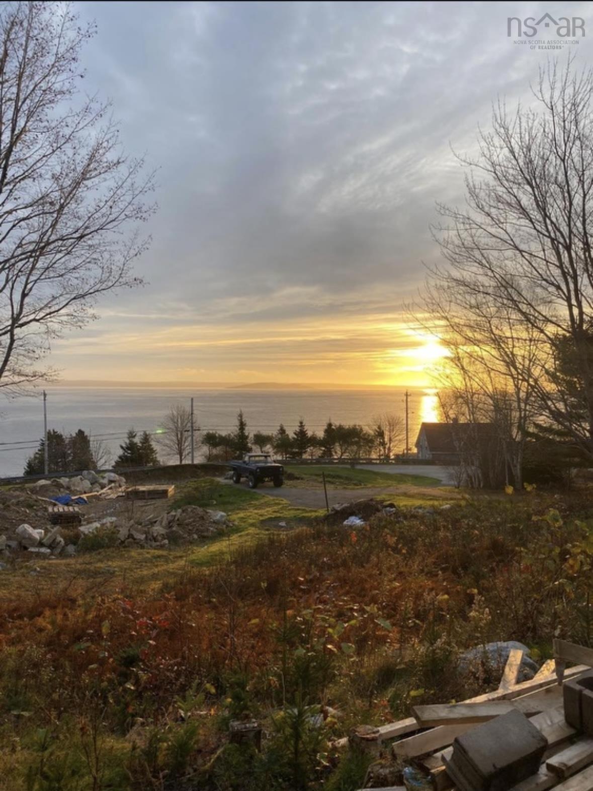 $249,900.00: 1994 Highway 329, The Lodge