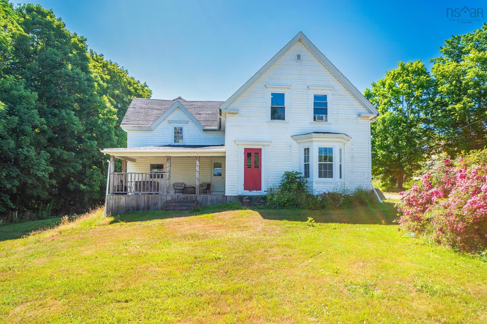 $409,500.00: 1726 201 Highway, Round Hill