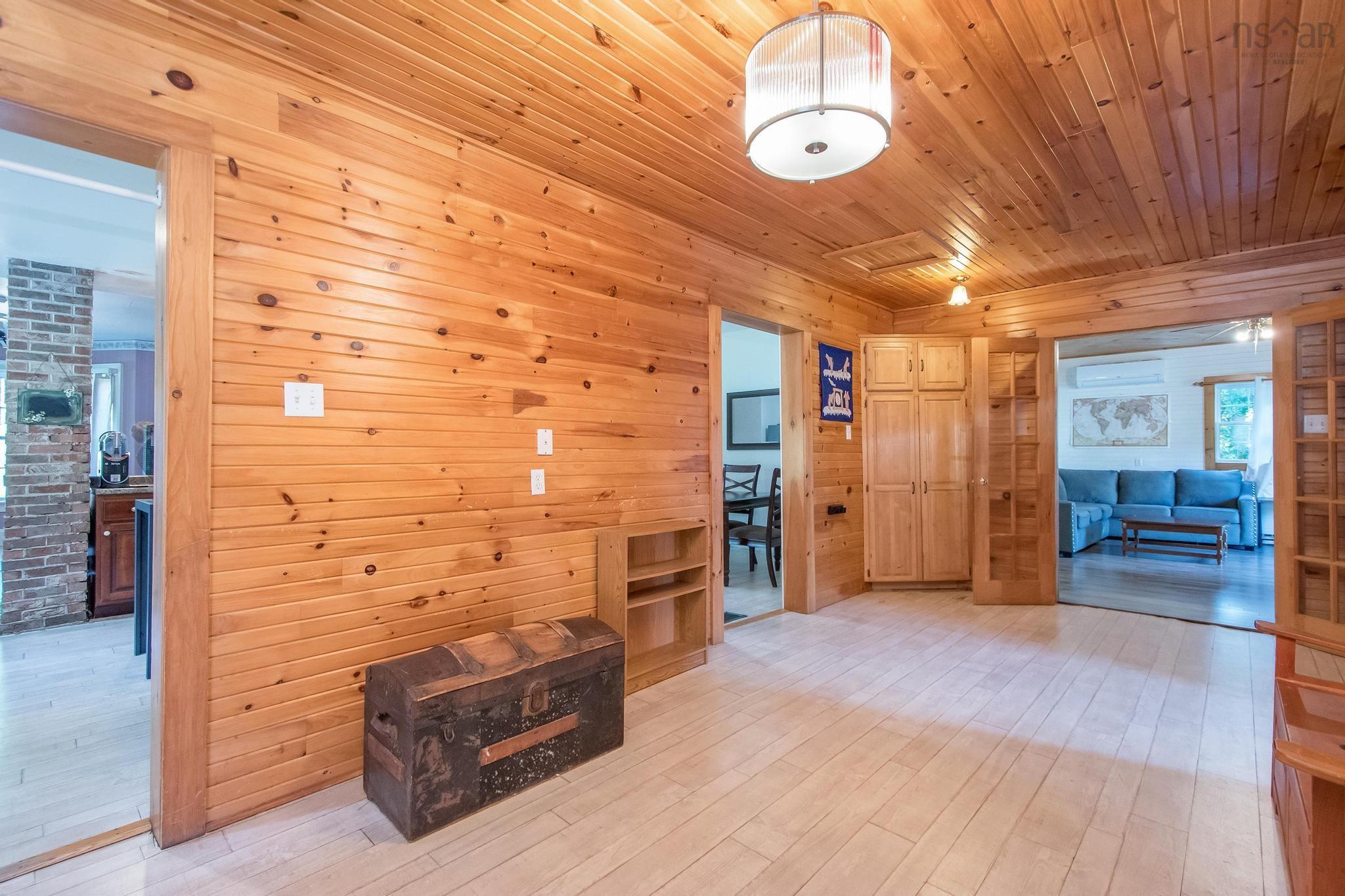 $409,500.00: 1726 201 Highway, Round Hill