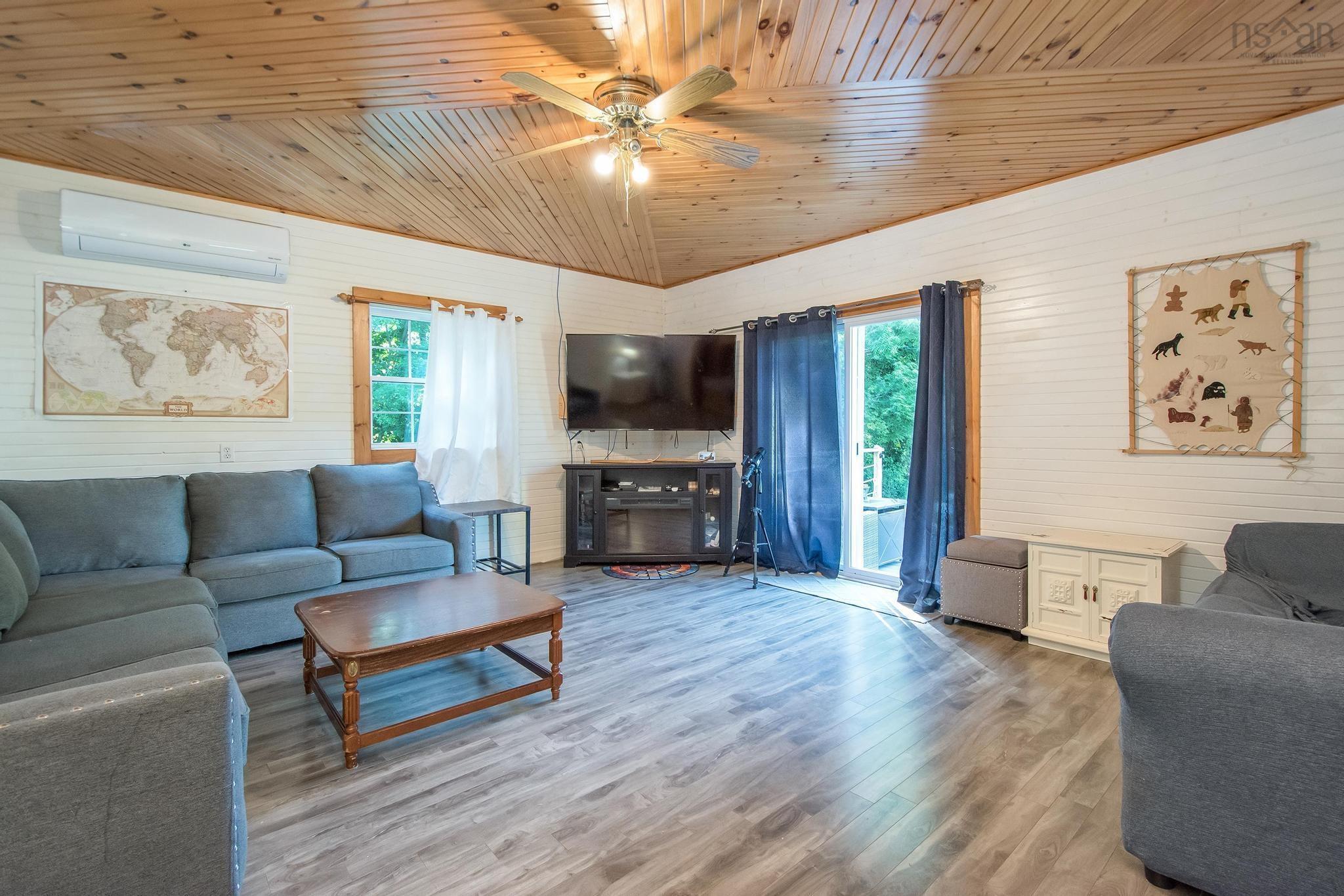 $409,500.00: 1726 201 Highway, Round Hill