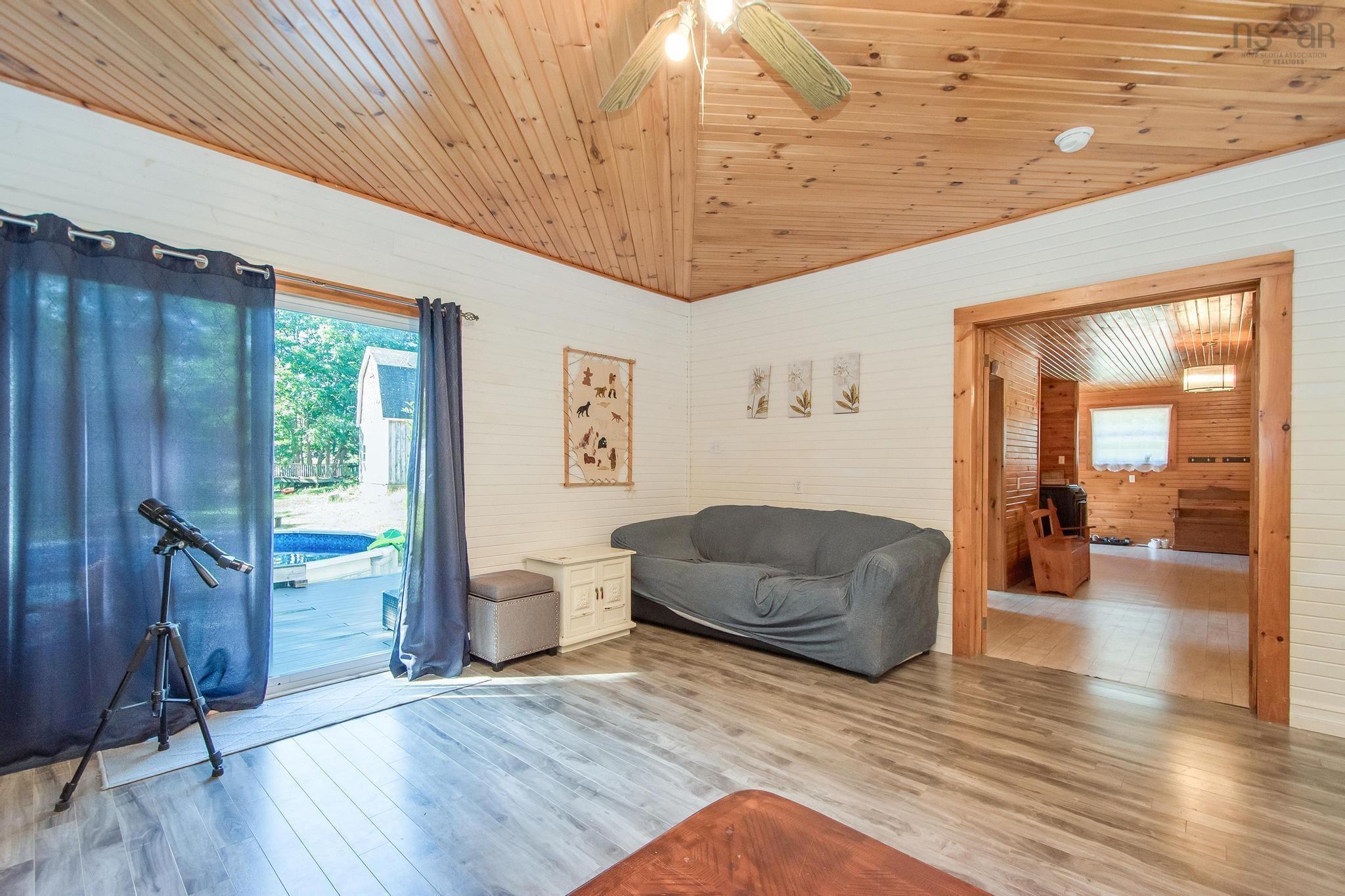 $409,500.00: 1726 201 Highway, Round Hill