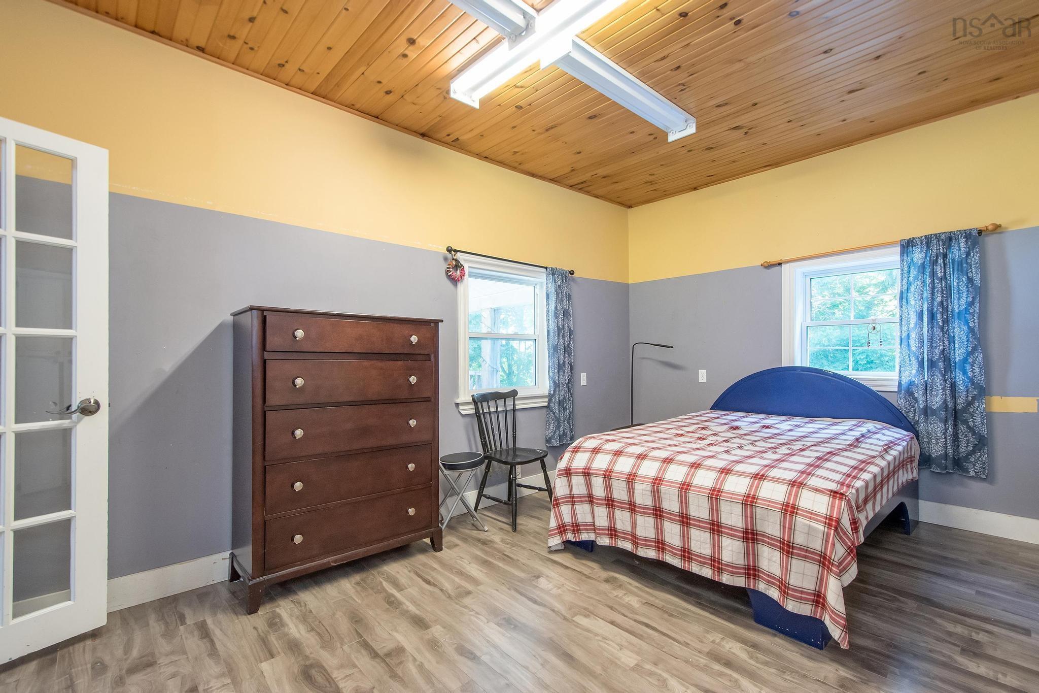 $409,500.00: 1726 201 Highway, Round Hill