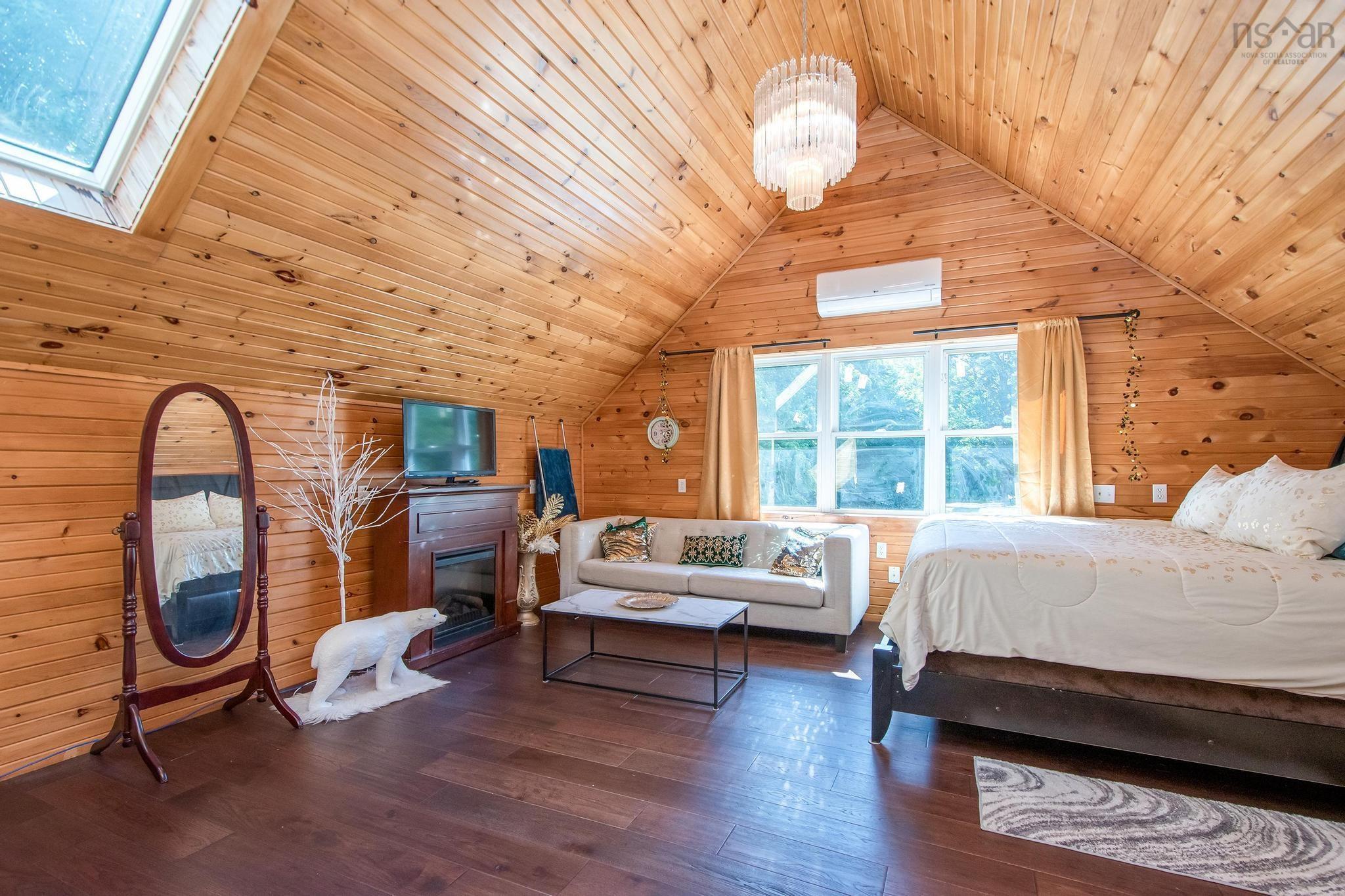 $409,500.00: 1726 201 Highway, Round Hill