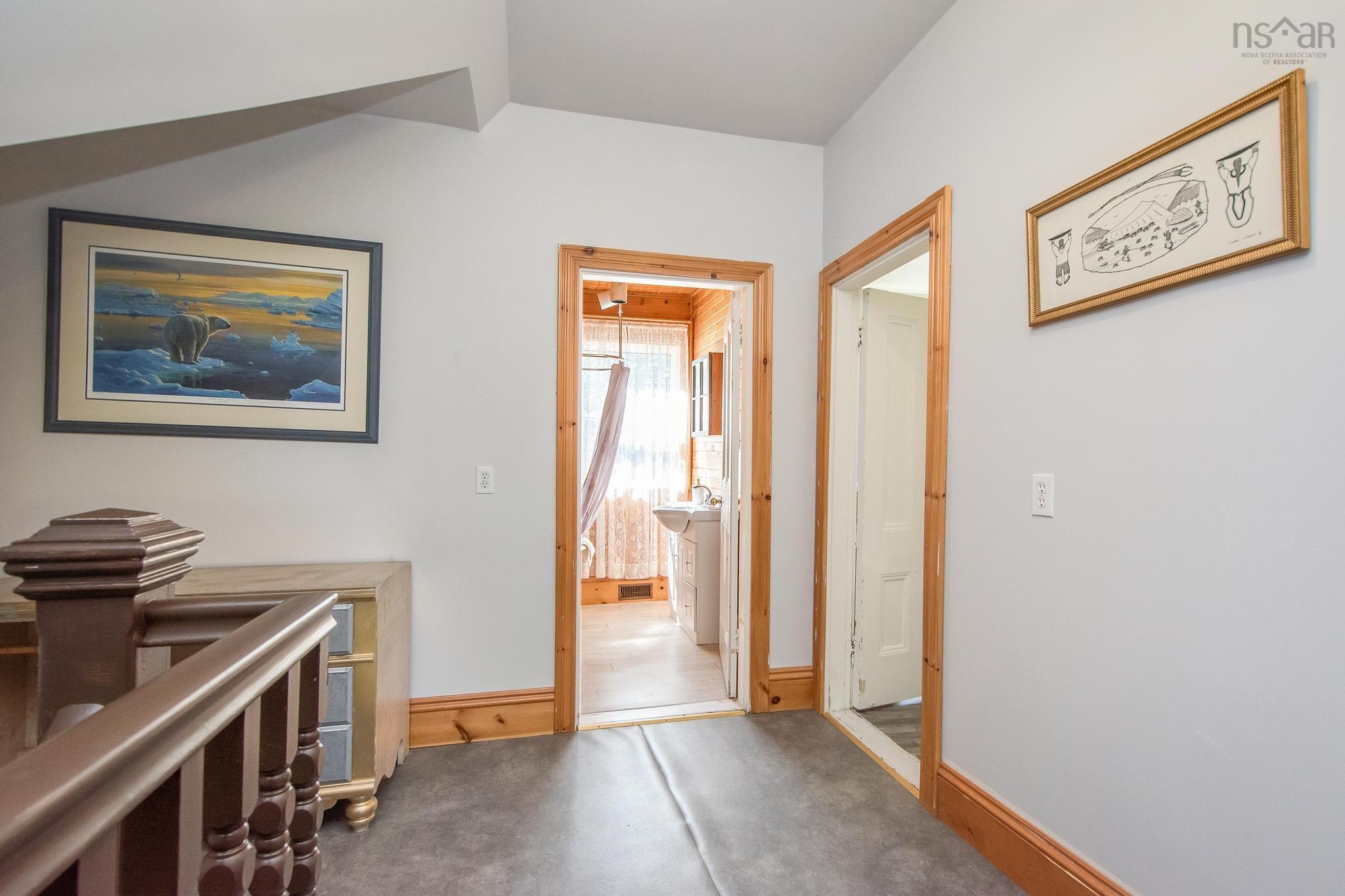 $409,500.00: 1726 201 Highway, Round Hill