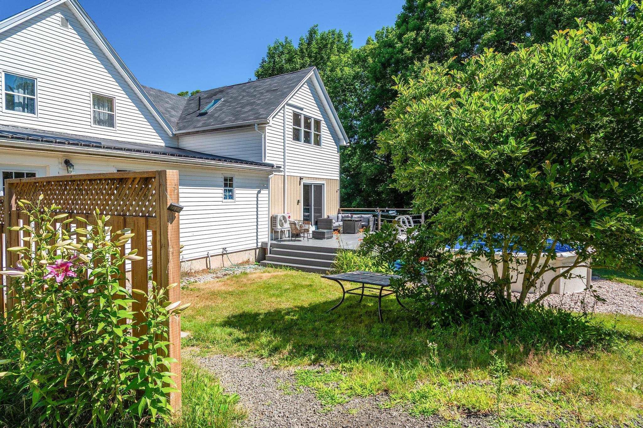 $409,500.00: 1726 201 Highway, Round Hill