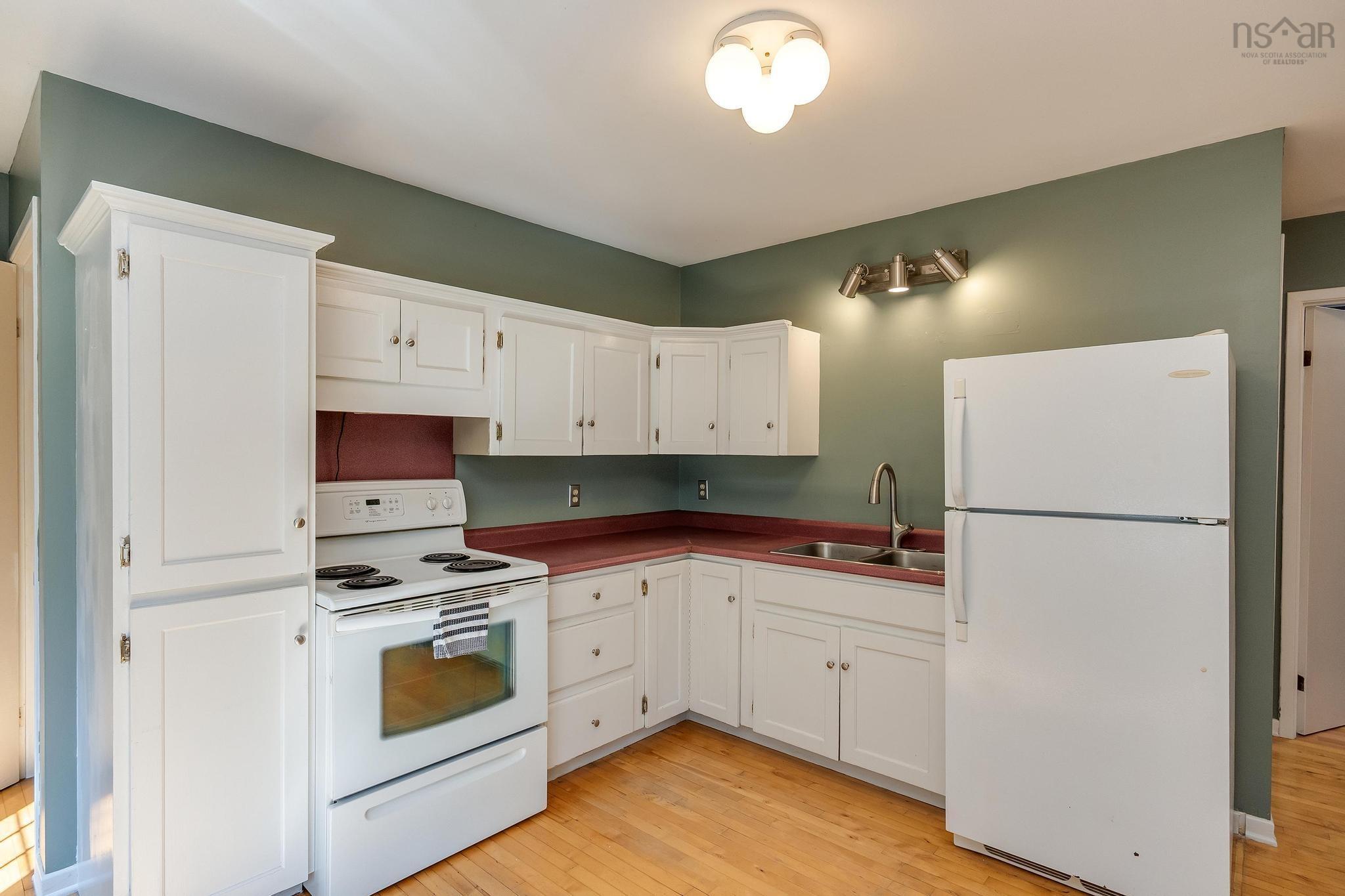 $424,900.00: 180 Dill Road, Windsor