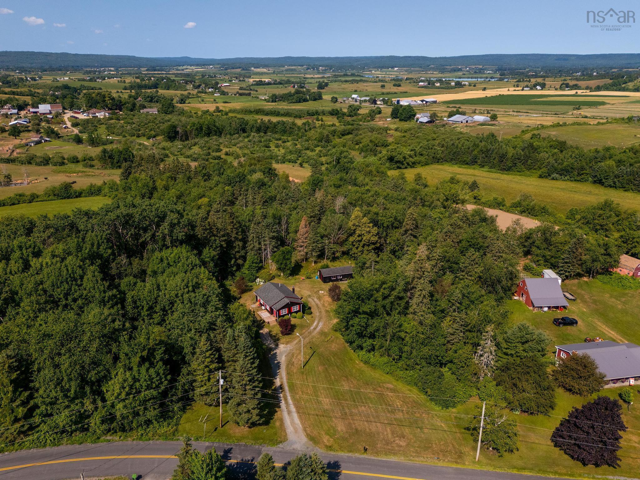 $424,900.00: 180 Dill Road, Windsor