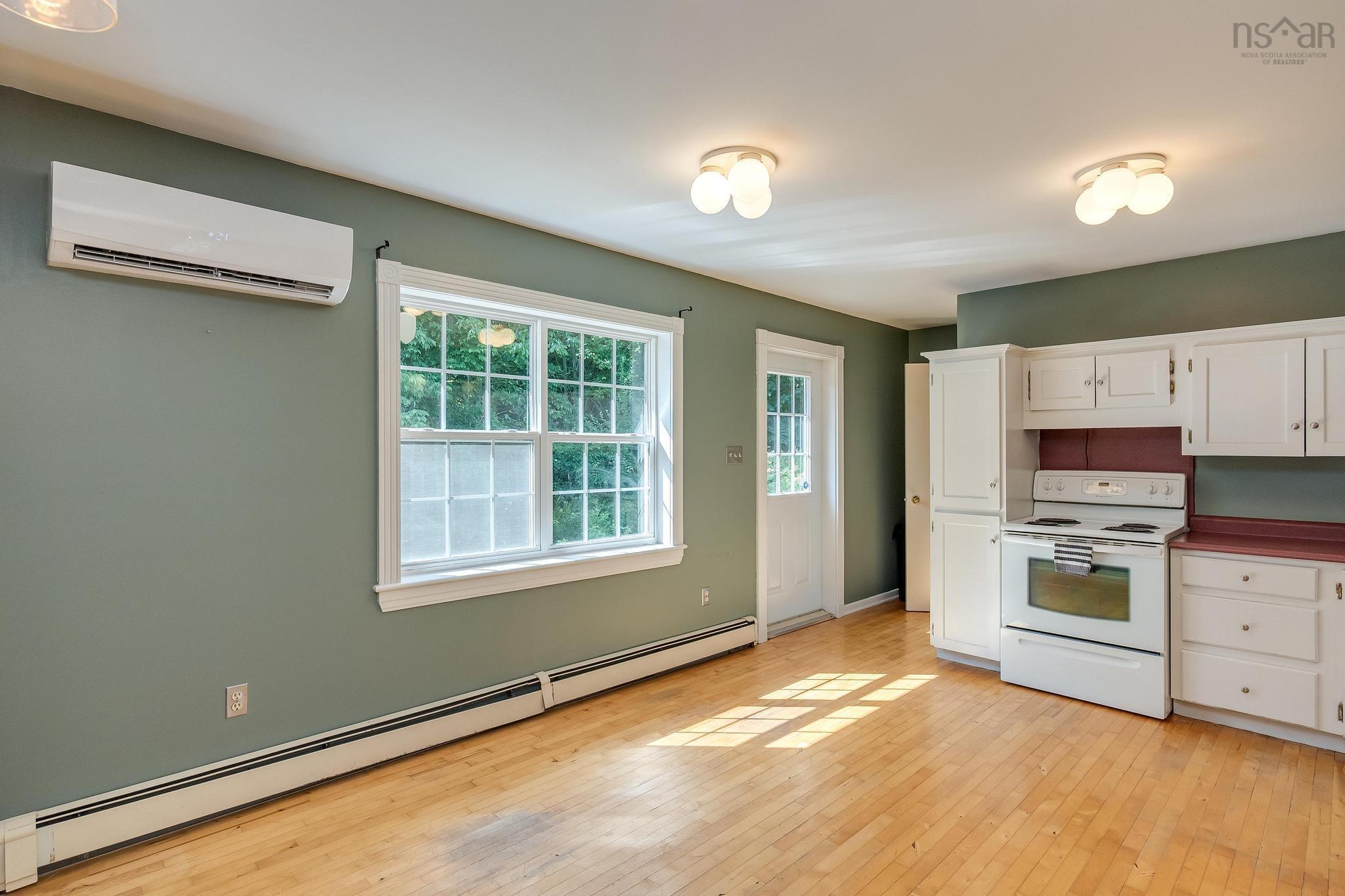 $424,900.00: 180 Dill Road, Windsor