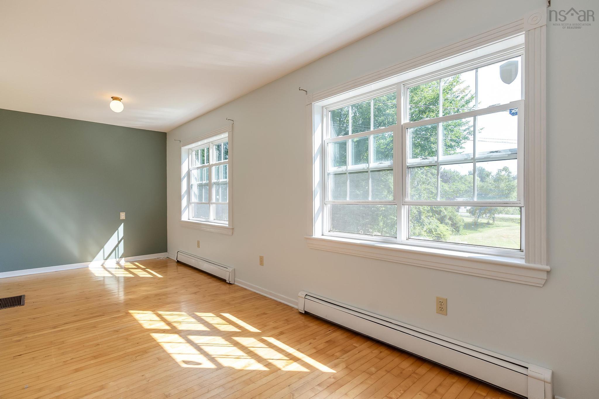 $424,900.00: 180 Dill Road, Windsor