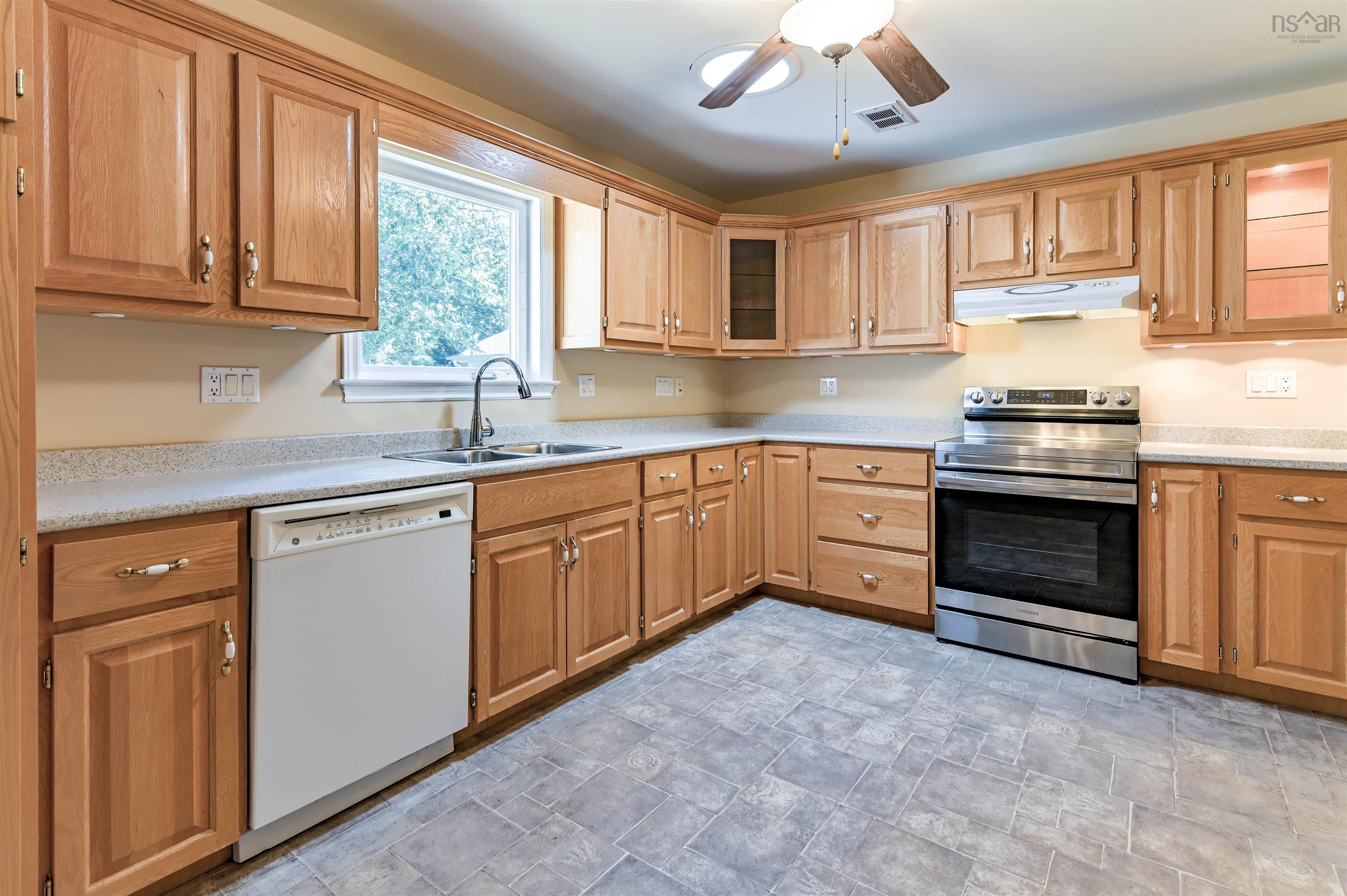 $589,900.00: 410 Park St, Kentville