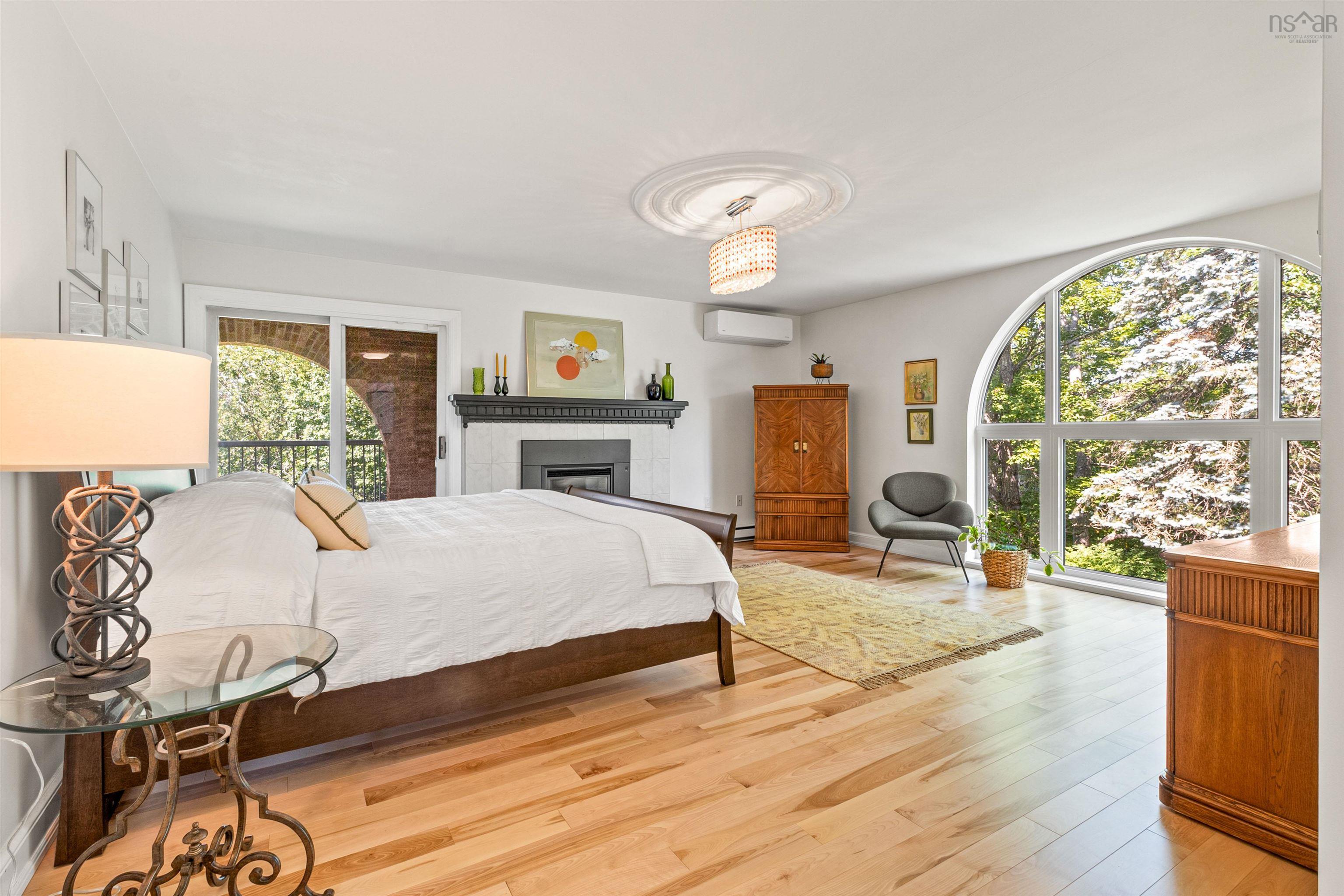 $950,000.00: 27 Joe Street, Waverley