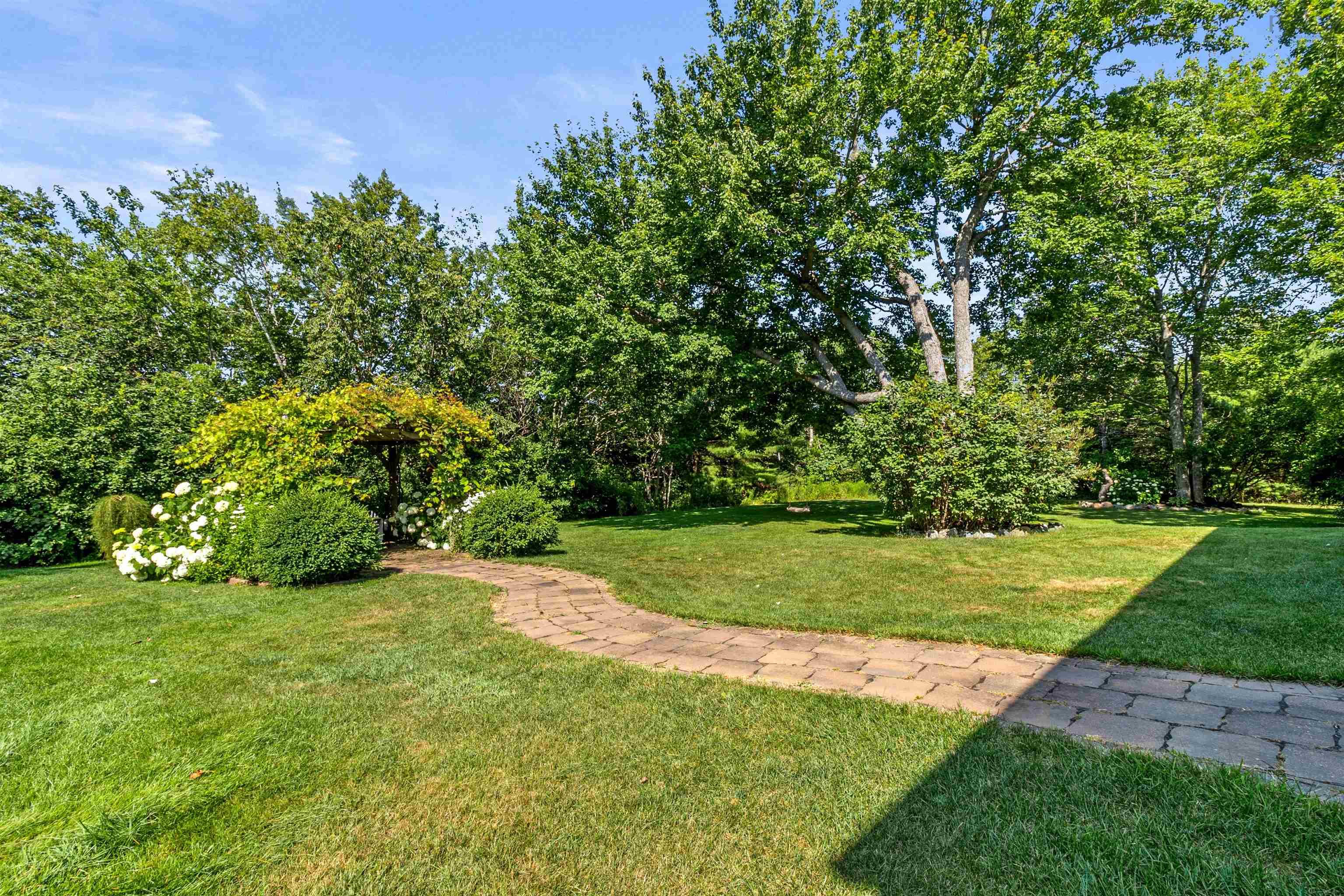 $950,000.00: 27 Joe Street, Waverley