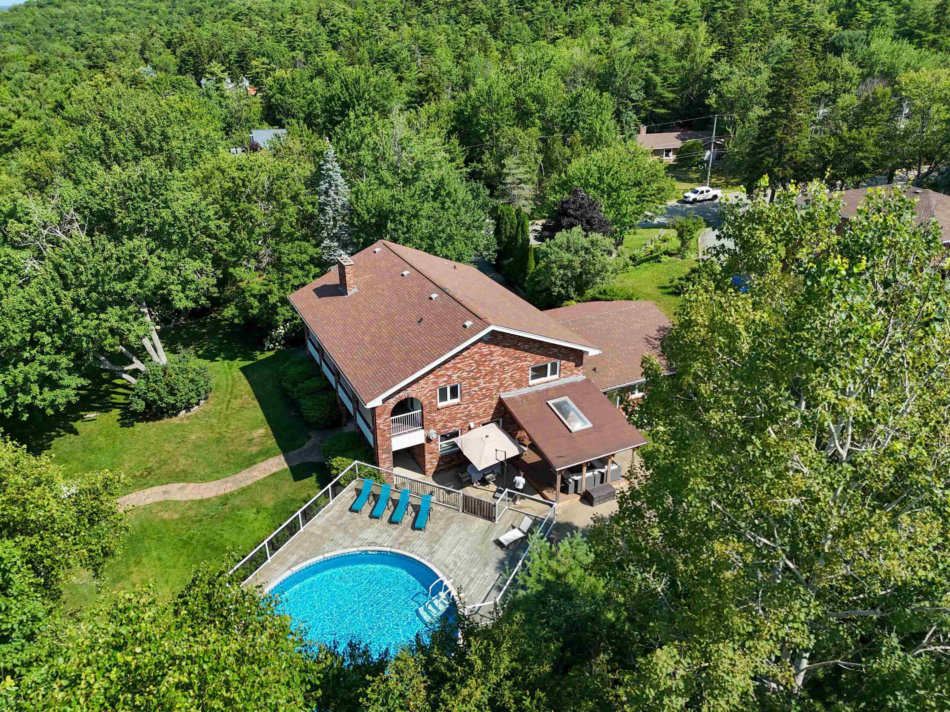 $950,000.00: 27 Joe Street, Waverley