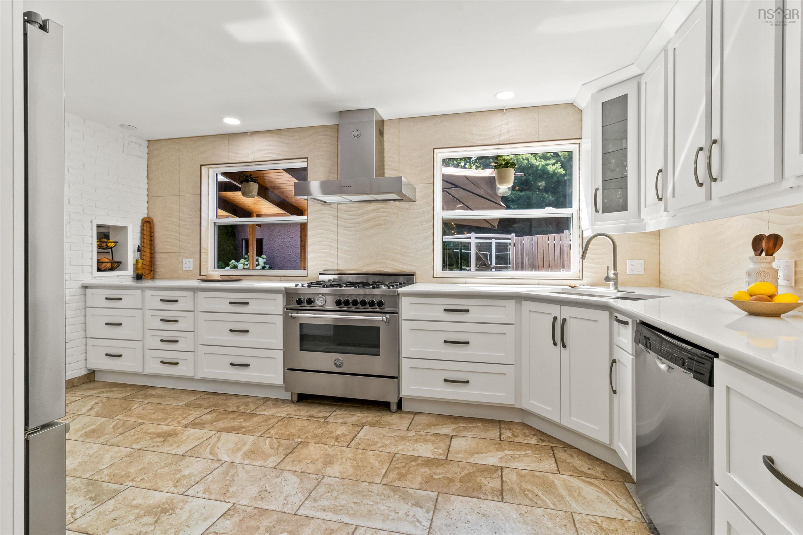 $950,000.00: 27 Joe Street, Waverley