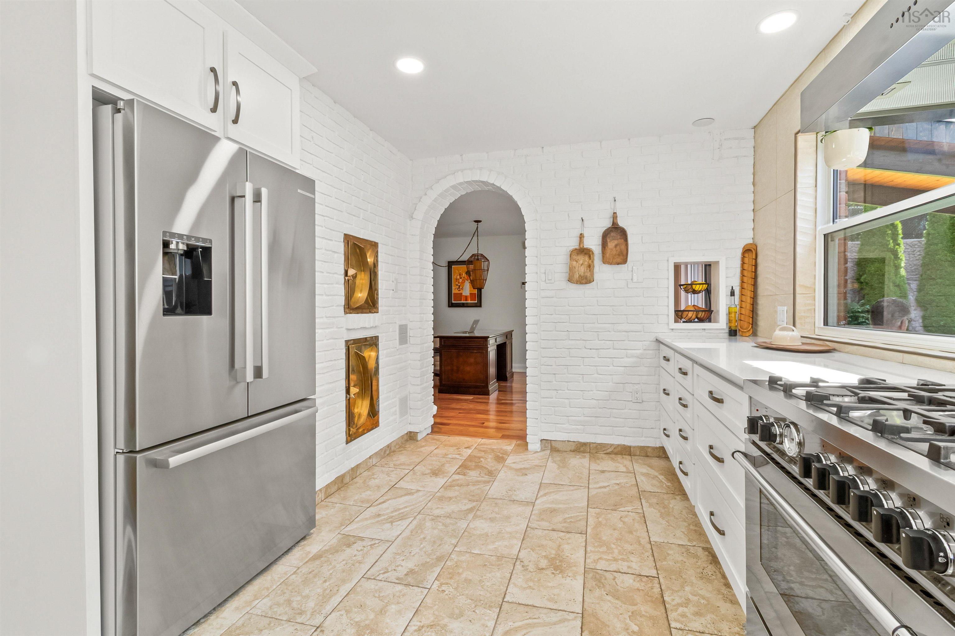 $950,000.00: 27 Joe Street, Waverley