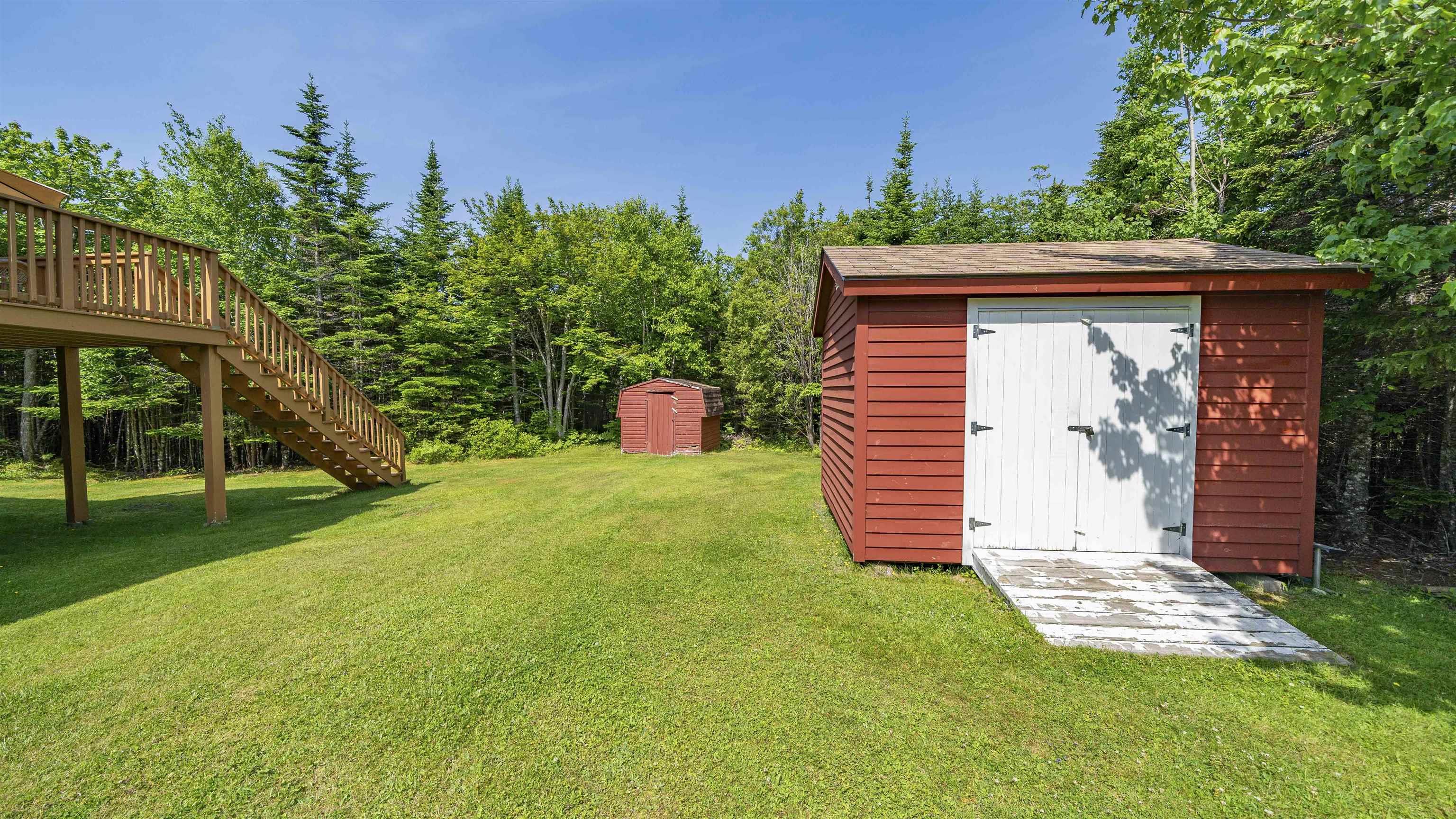 $524,900.00: 200 Bayview Drive, Whites Lake